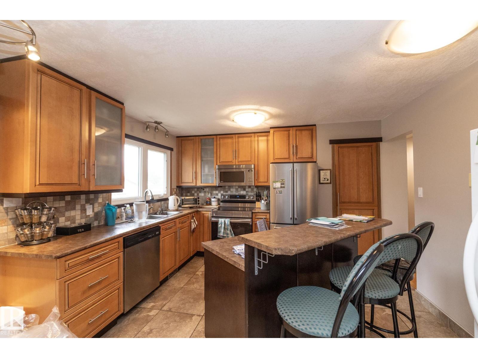 15312 109 Av Nw Property Photo 14