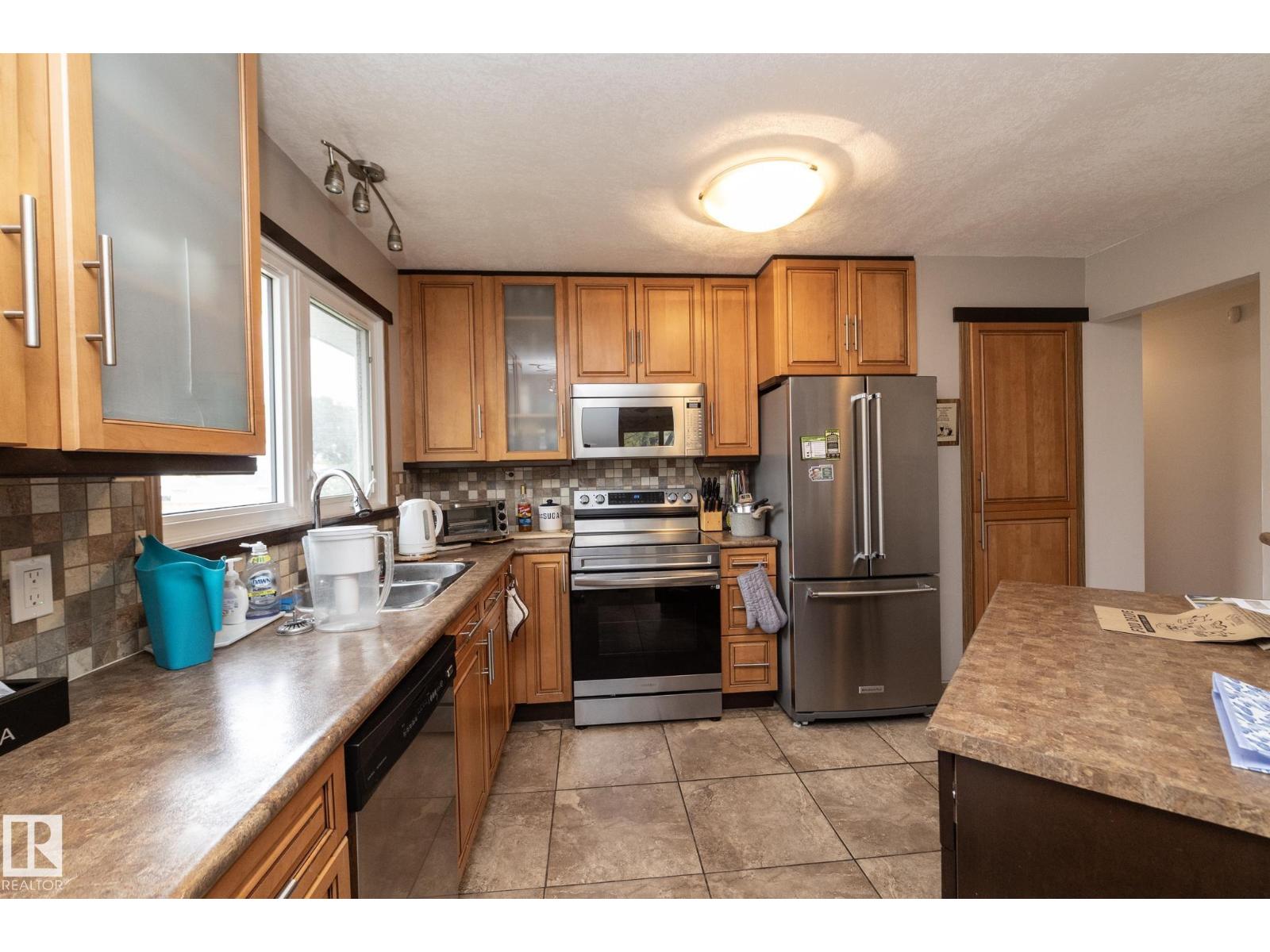 15312 109 Av Nw Property Photo 17