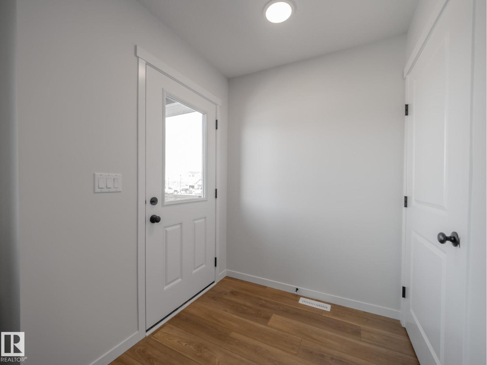 5224 Schonsee Dr Nw Property Photo 2