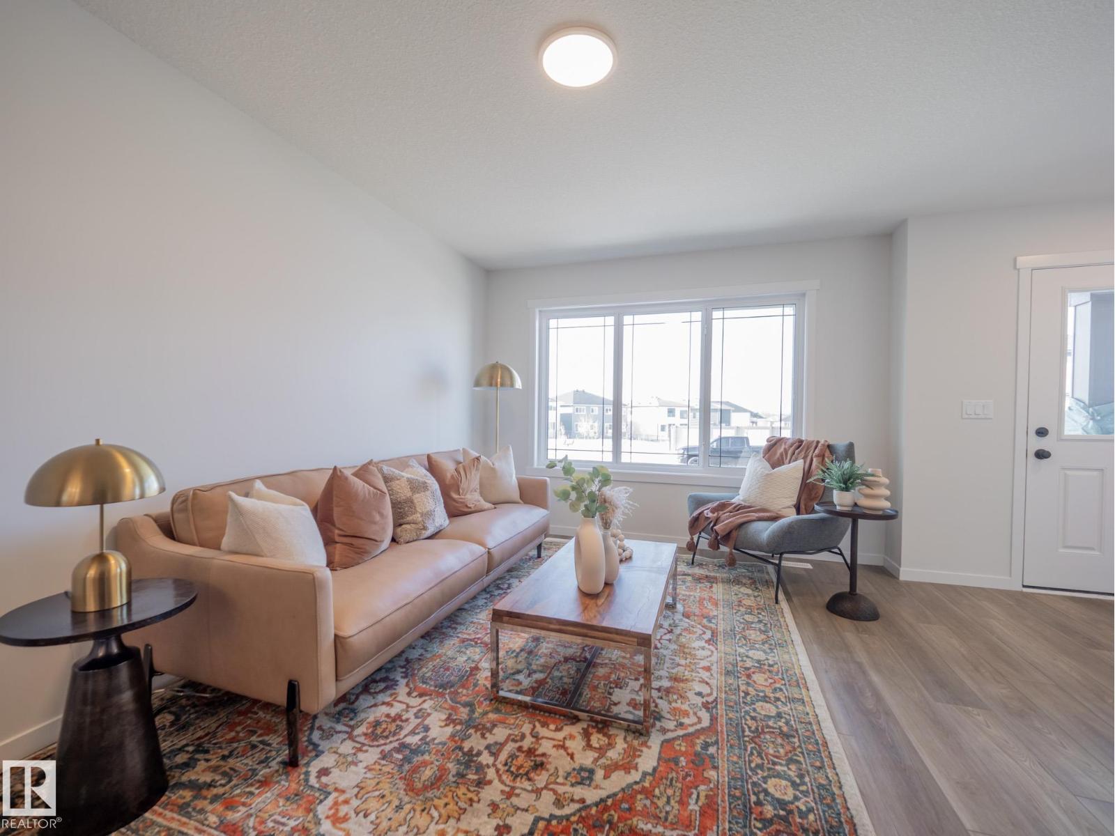 5224 Schonsee Dr Nw Property Photo 4