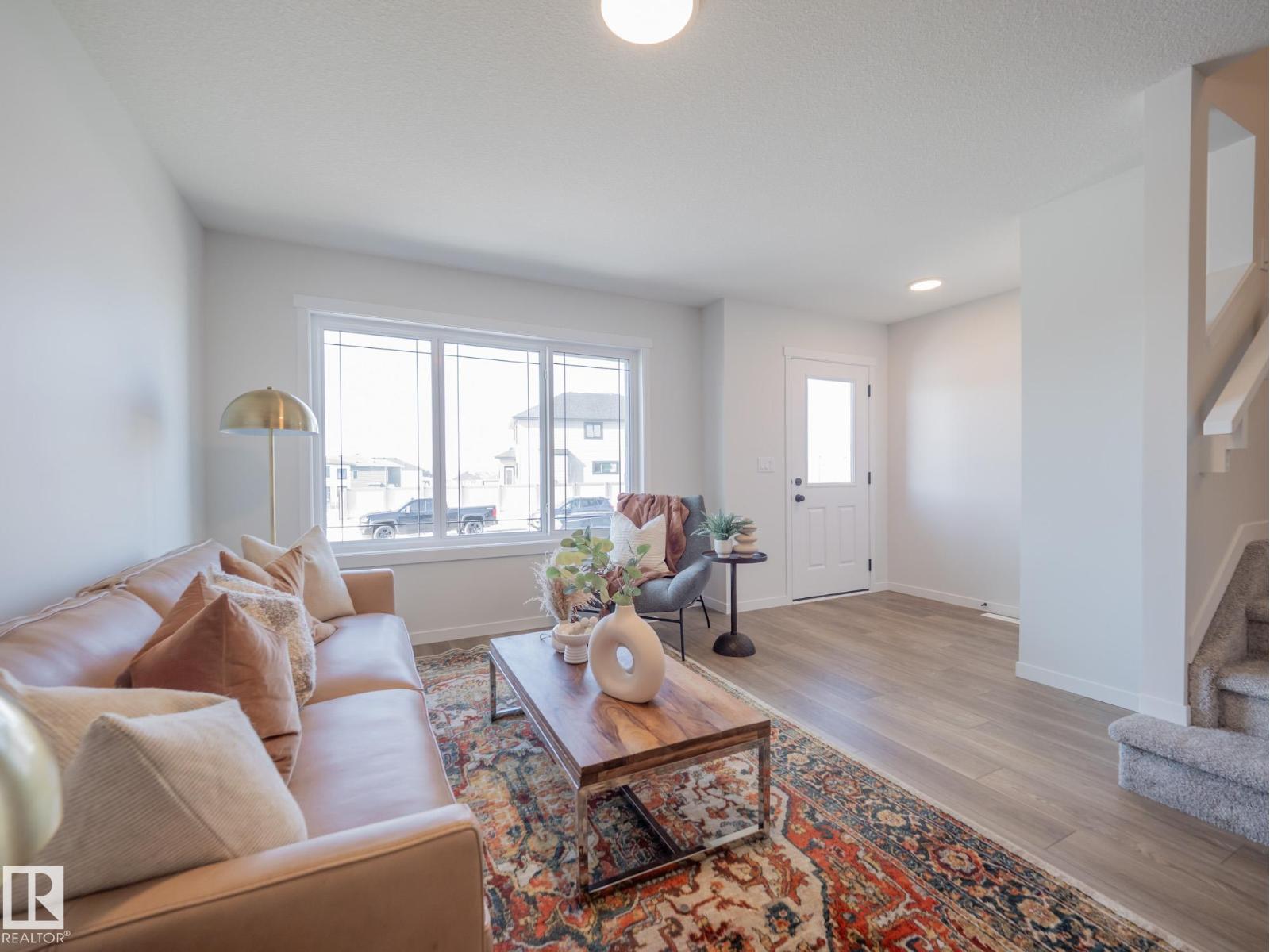 5224 Schonsee Dr Nw Property Photo 5