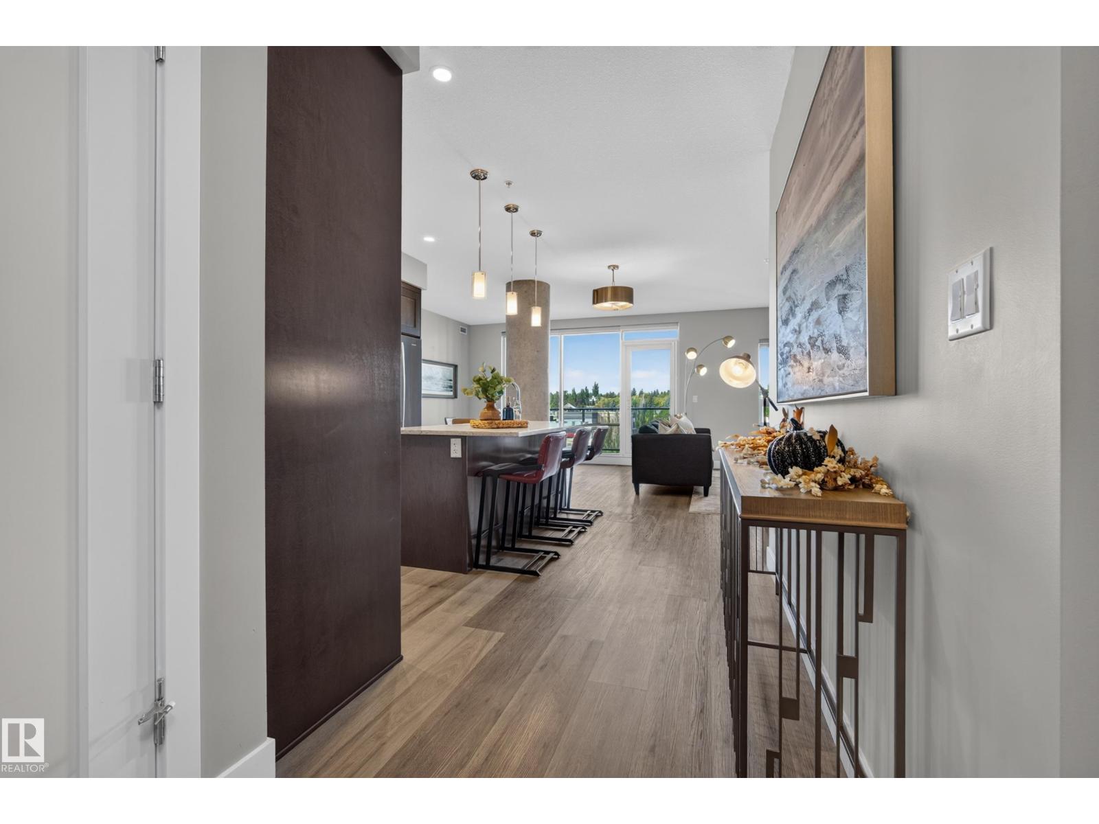 #732 200 Bellerose Dr Property Photo 3