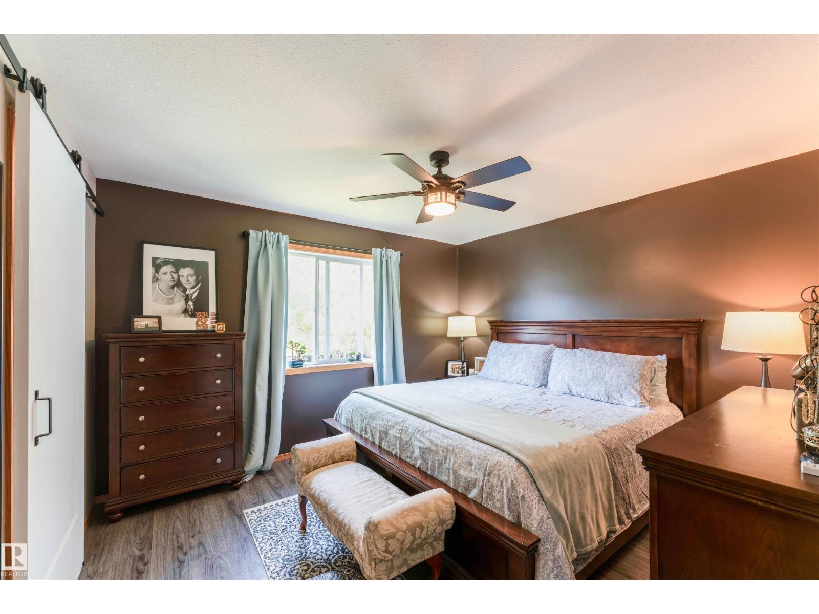 3924 44 Av Property Photo 16