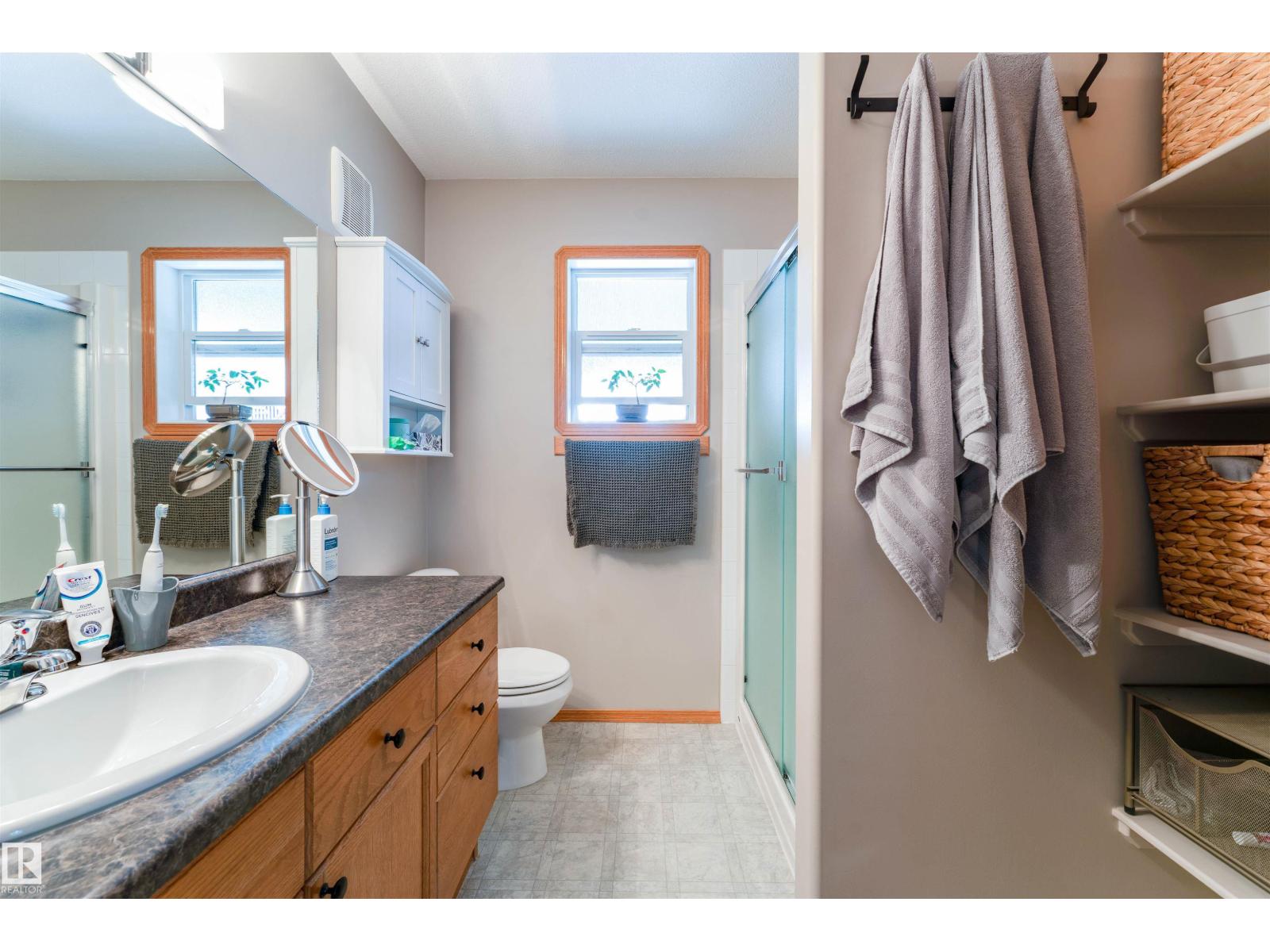 3924 44 Av Property Photo 17