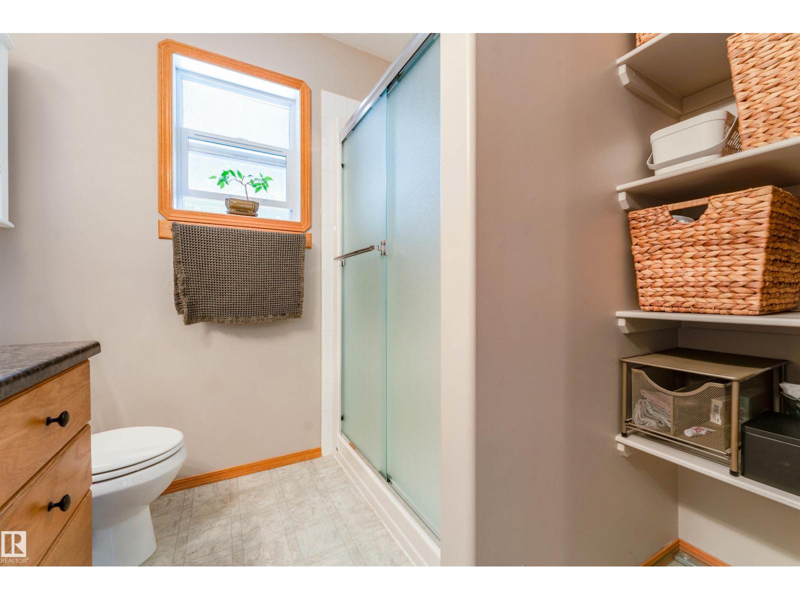 3924 44 Av Property Photo 19