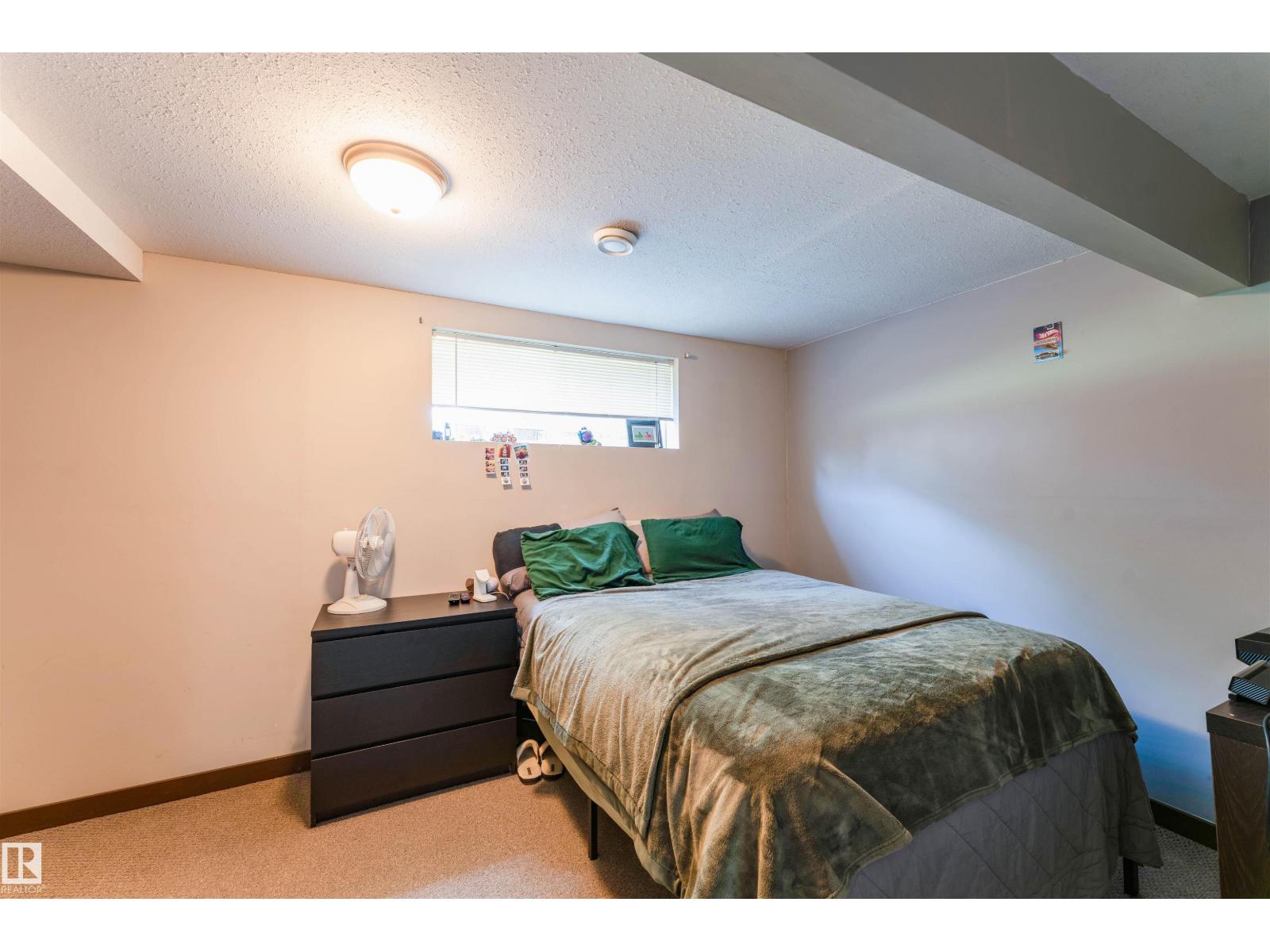 3924 44 Av Property Photo 28