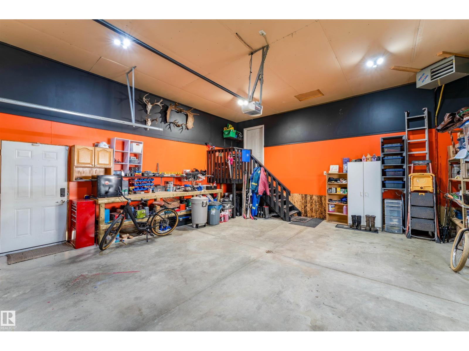 3924 44 Av Property Photo 32