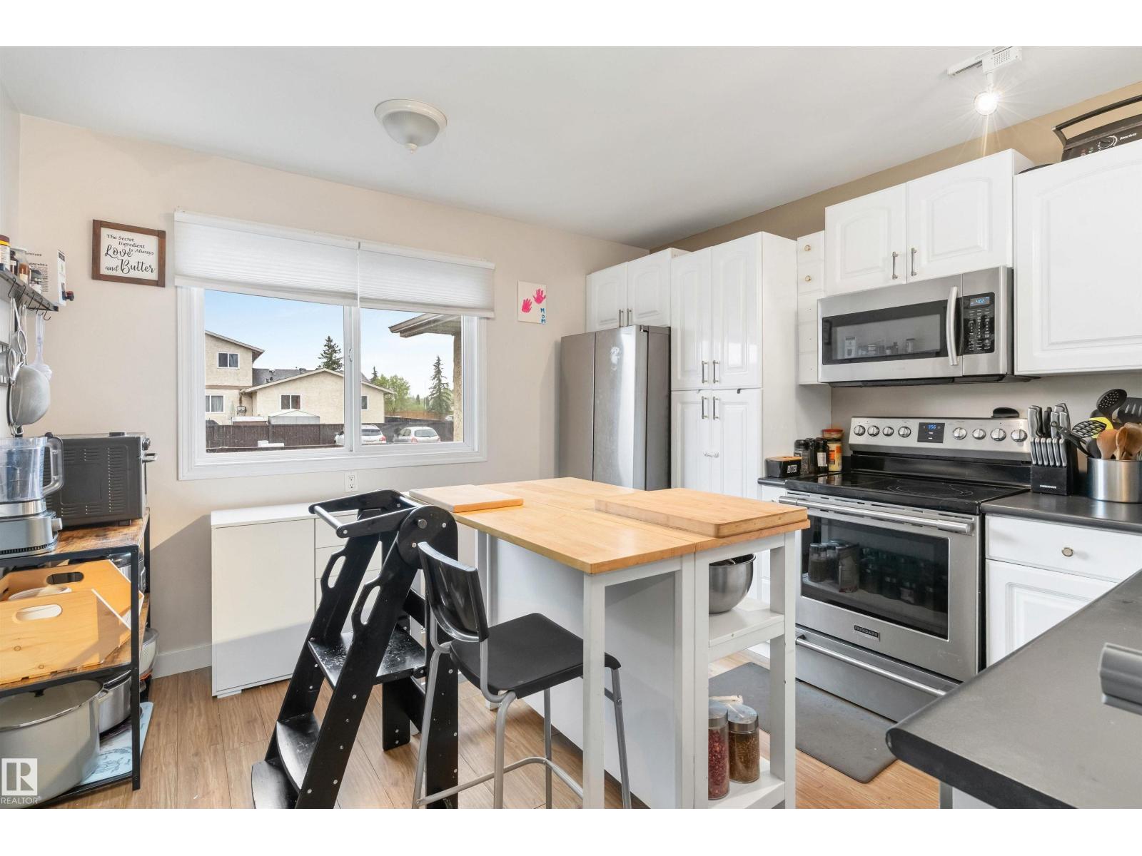 18045 96 Av Nw Property Photo 4