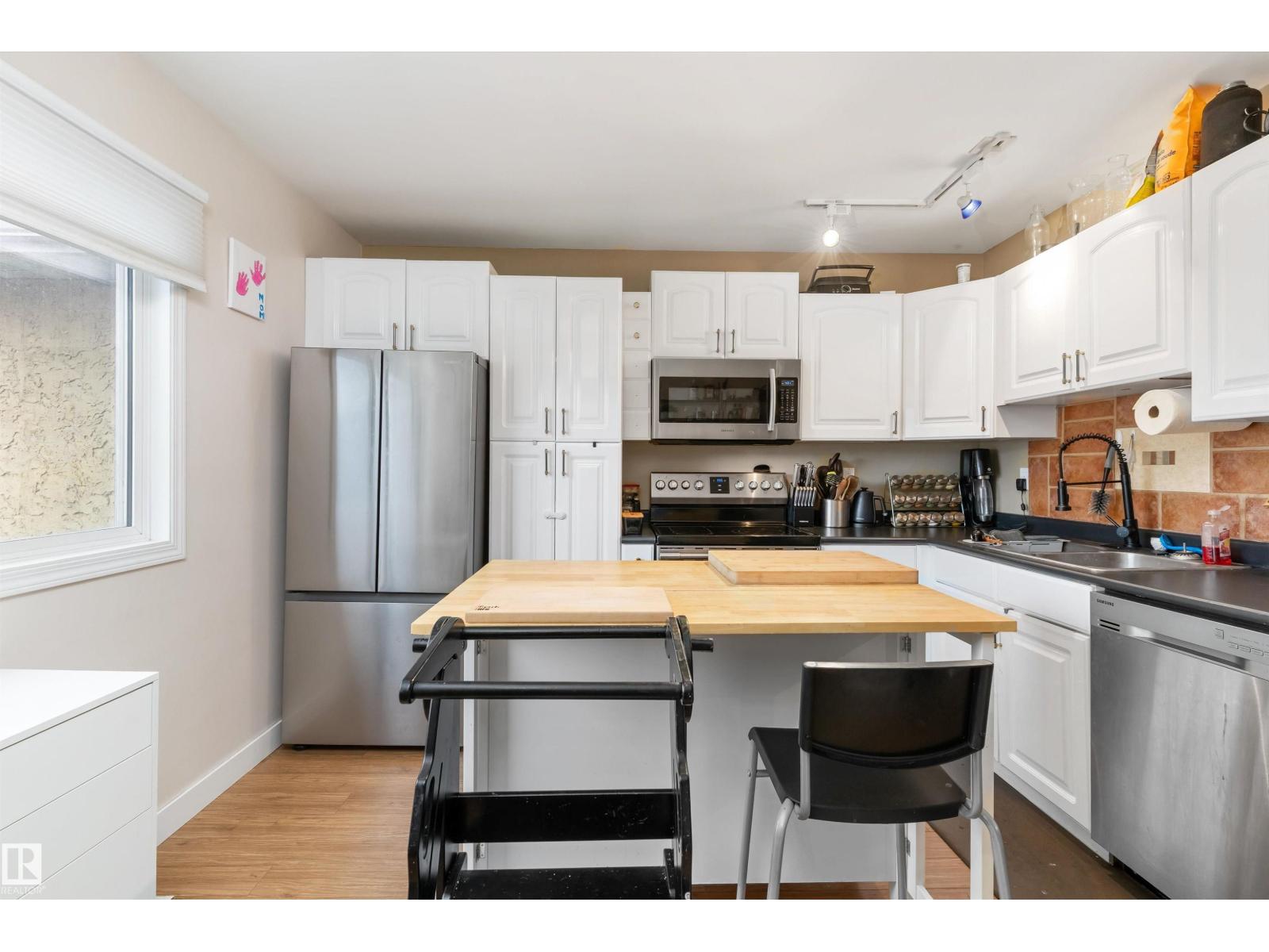 18045 96 Av Nw Property Photo 5