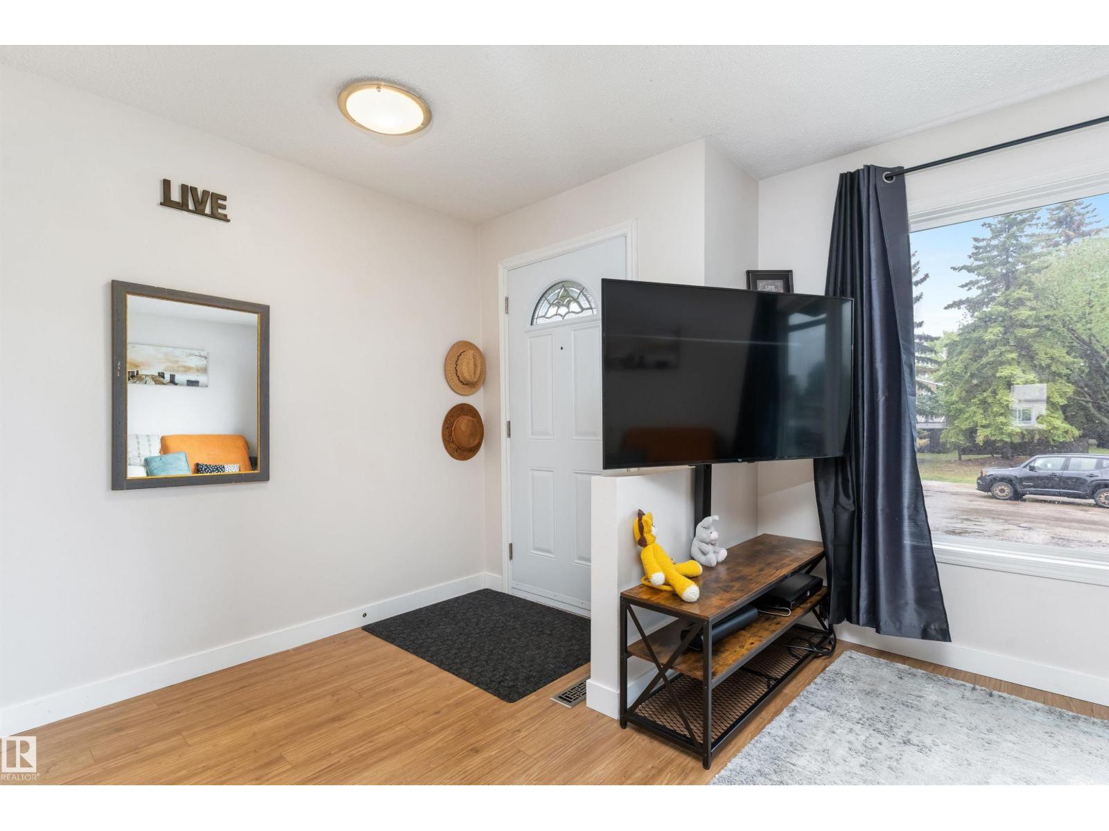 18045 96 Av Nw Property Photo 13
