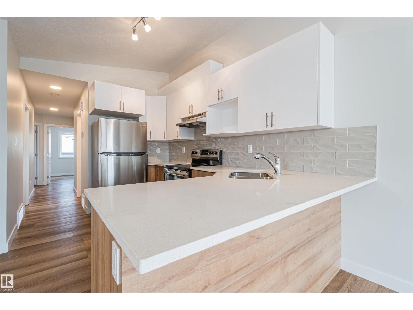 12117 85 St Nw Property Photo 9