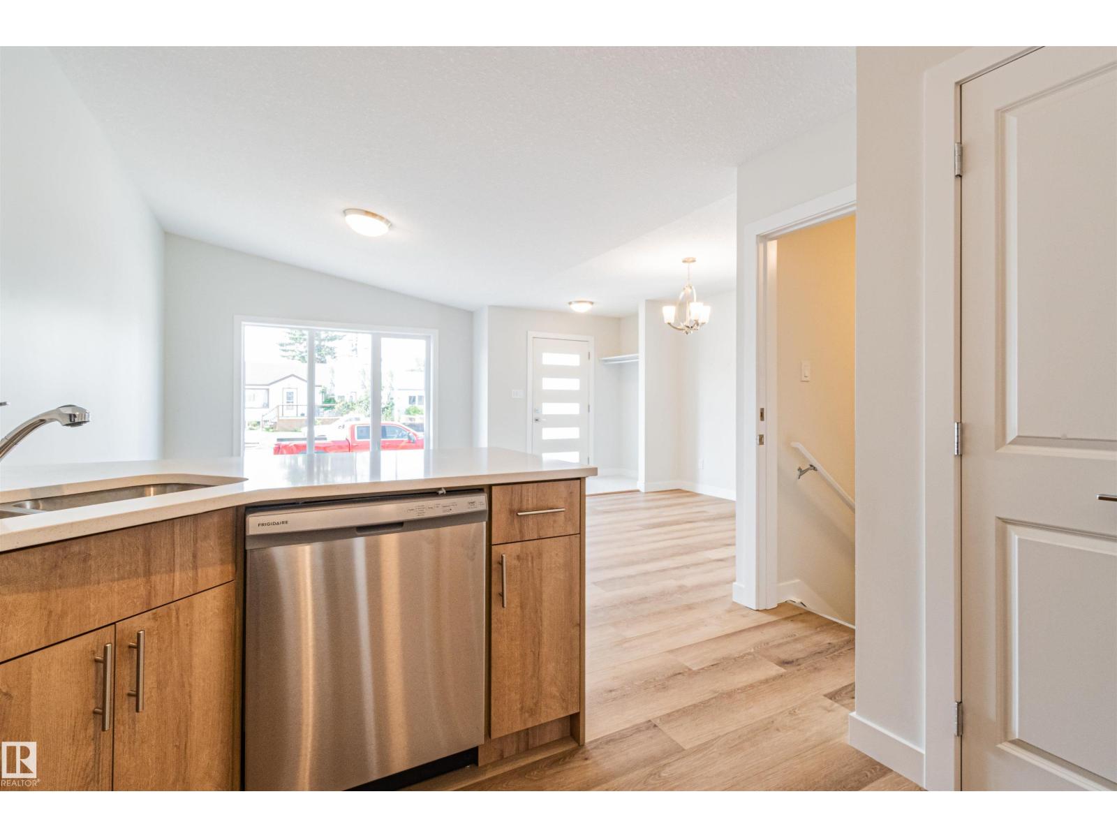 12117 85 St Nw Property Photo 12