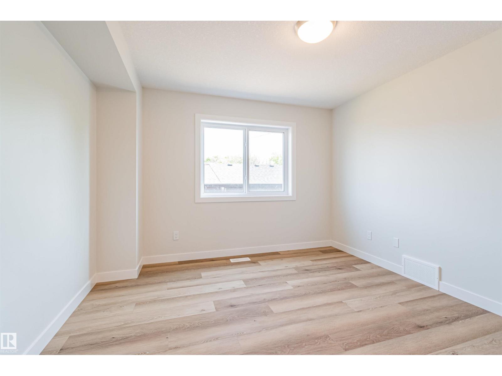 12117 85 St Nw Property Photo 16