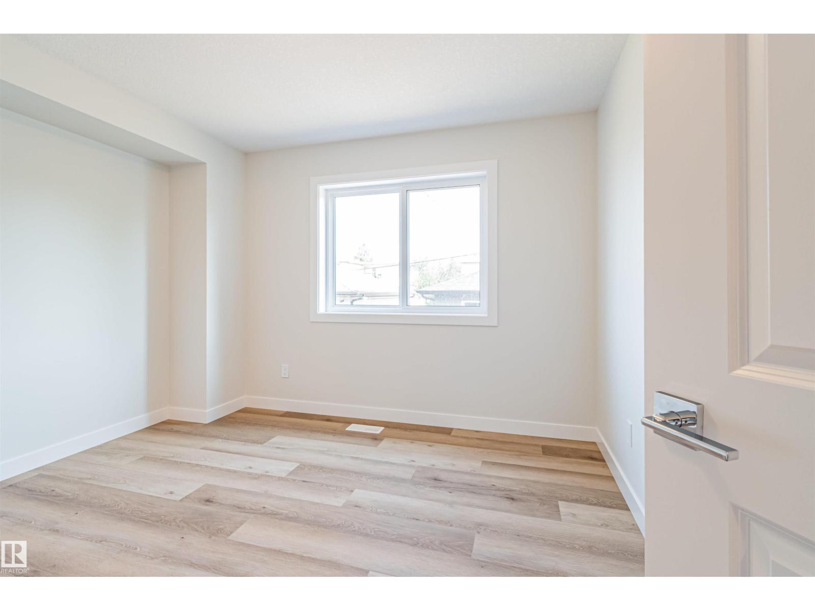 12117 85 St Nw Property Photo 17