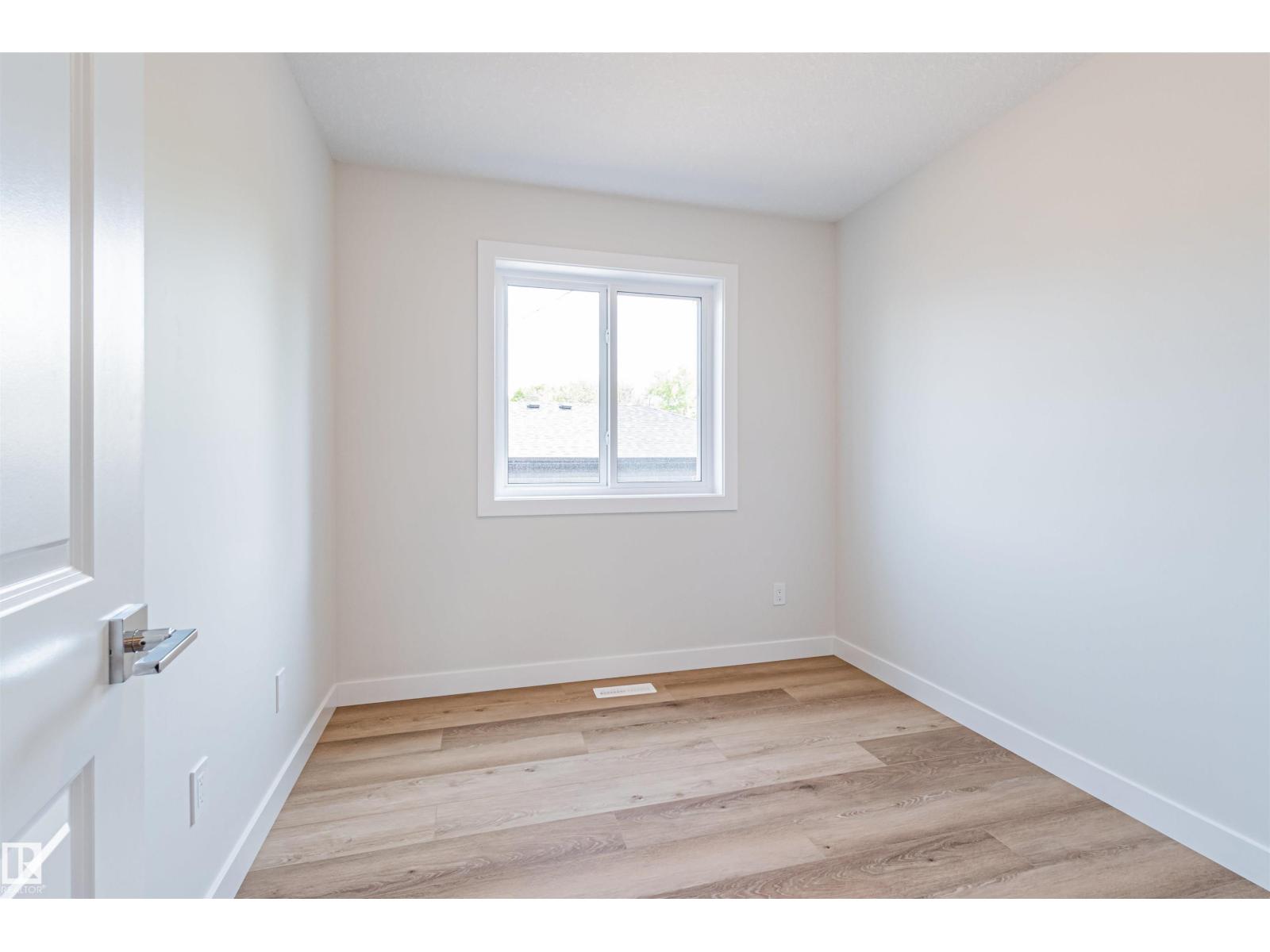 12117 85 St Nw Property Photo 21
