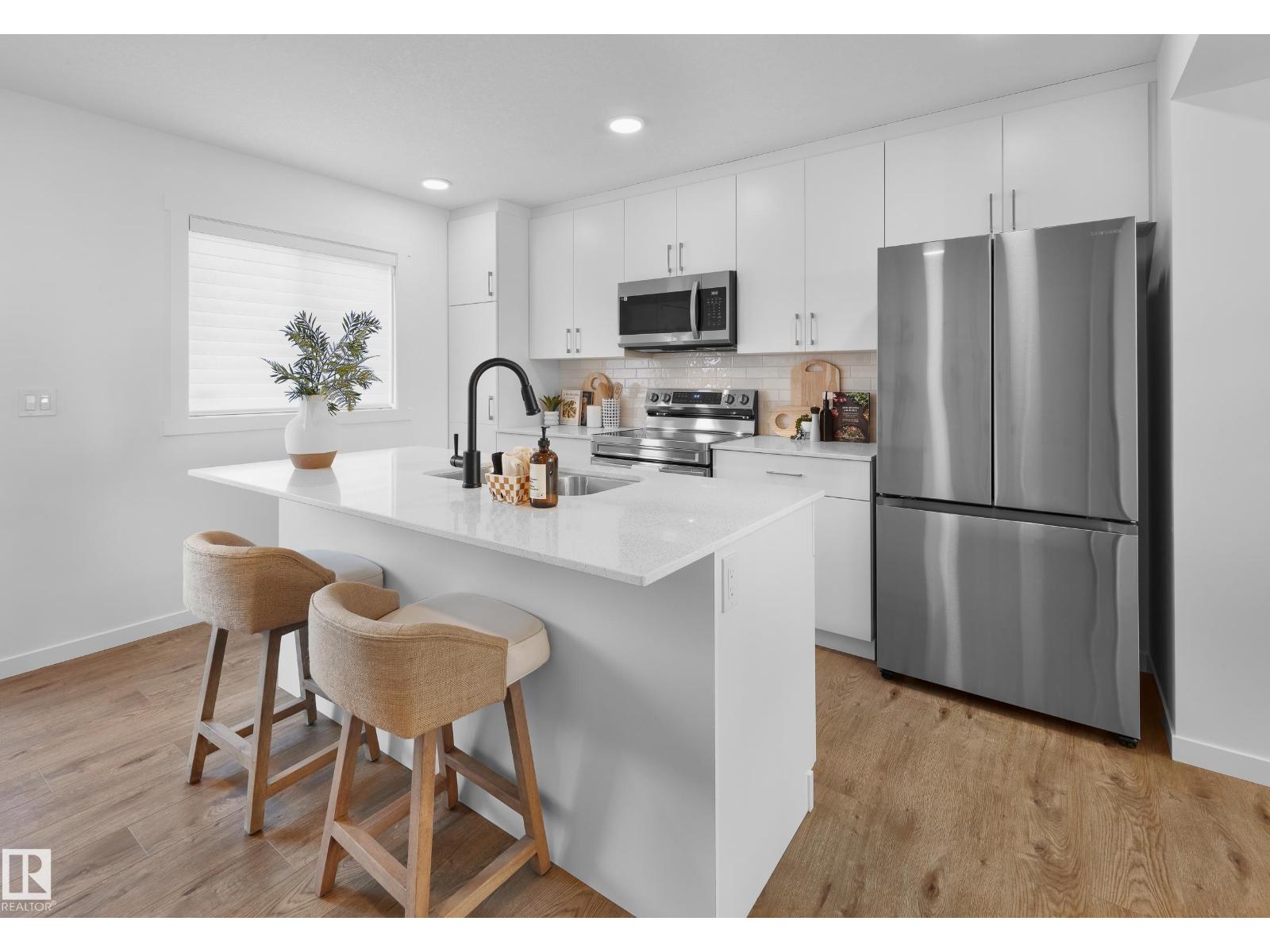 20934 24 Av Nw Property Photo 6