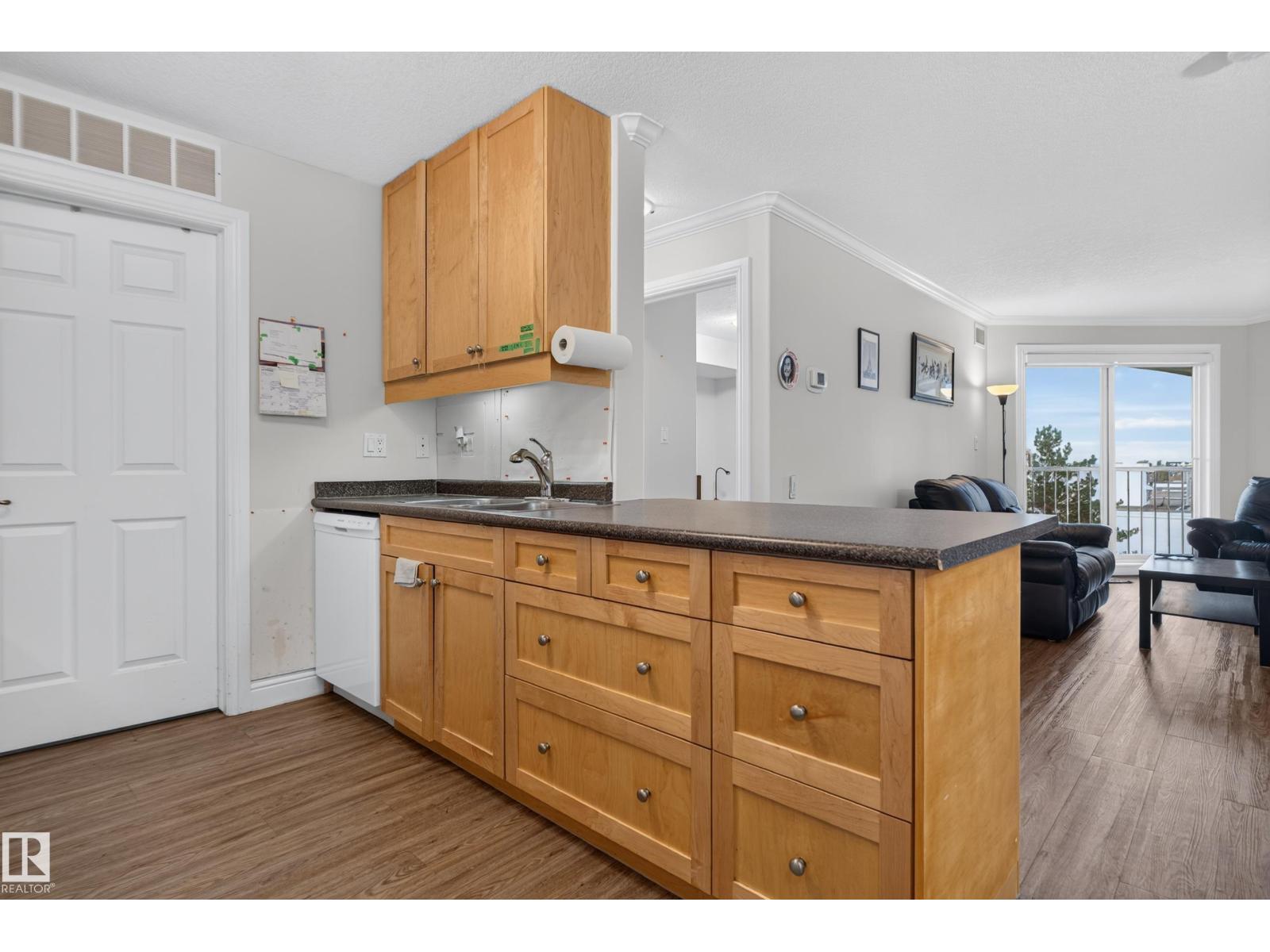#421 13005 140 Av Nw Property Photo 17