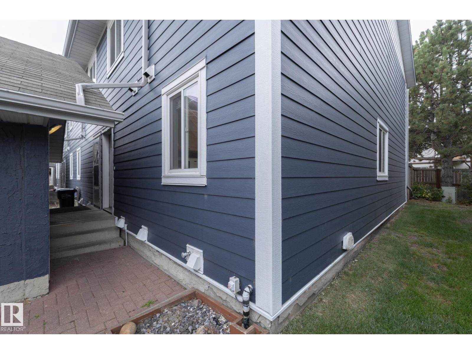 #7 14803 34 St Nw Property Photo 2