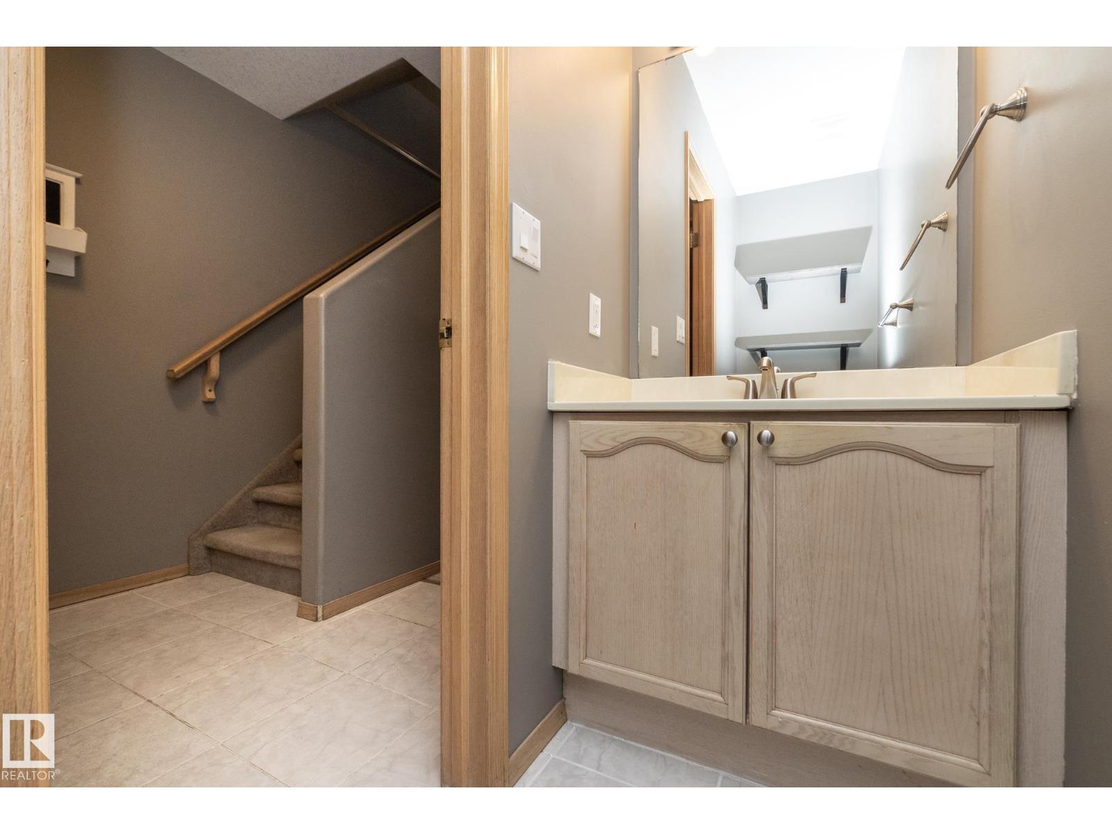 #7 14803 34 St Nw Property Photo 4