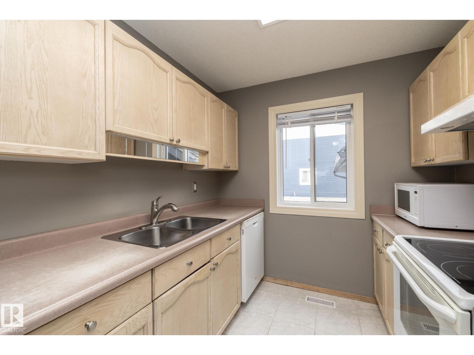 #7 14803 34 St Nw Property Photo 12