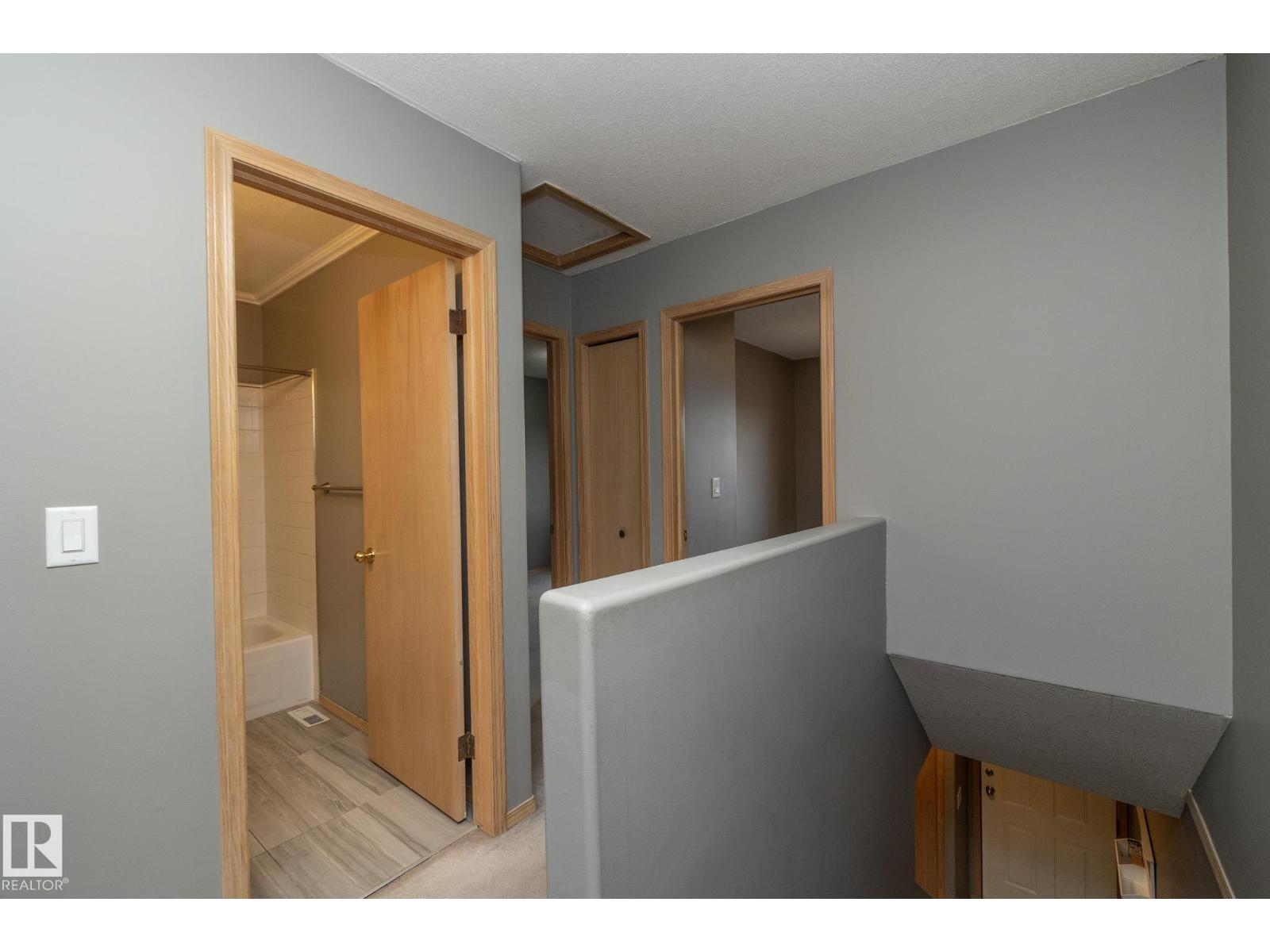 #7 14803 34 St Nw Property Photo 23