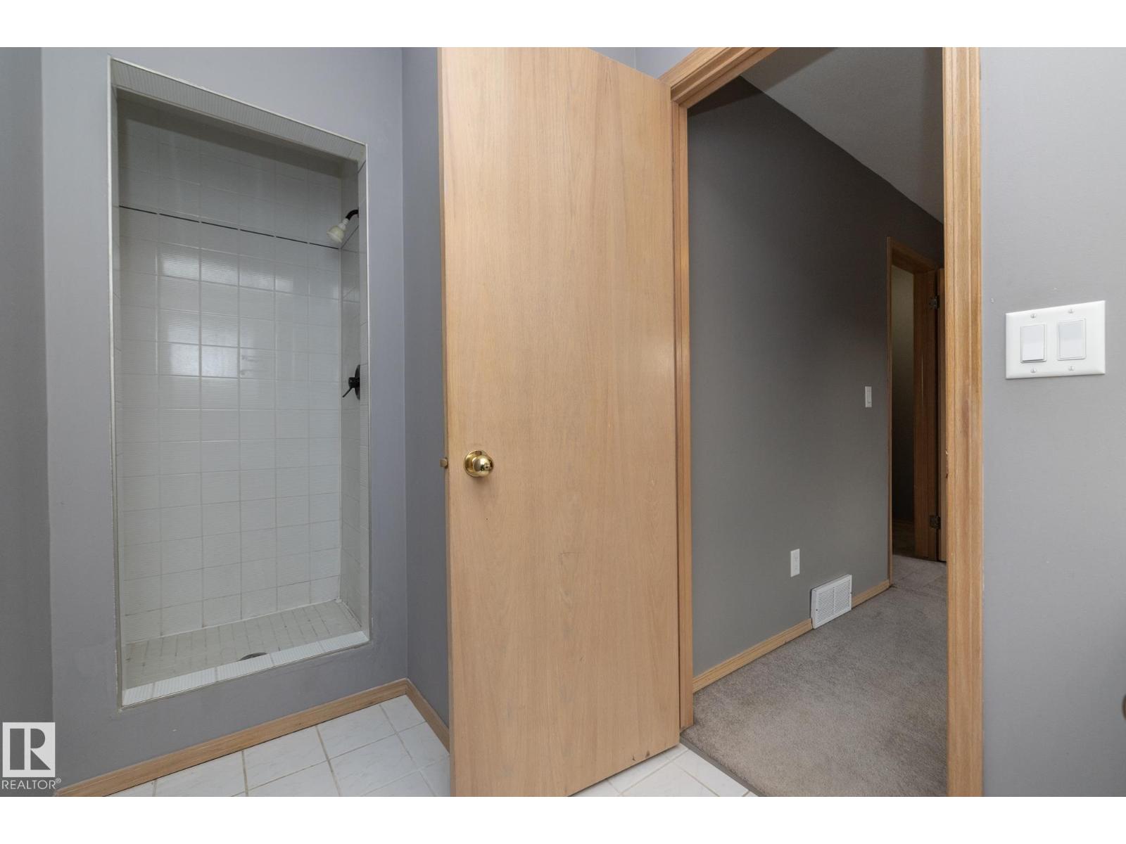 #7 14803 34 St Nw Property Photo 28