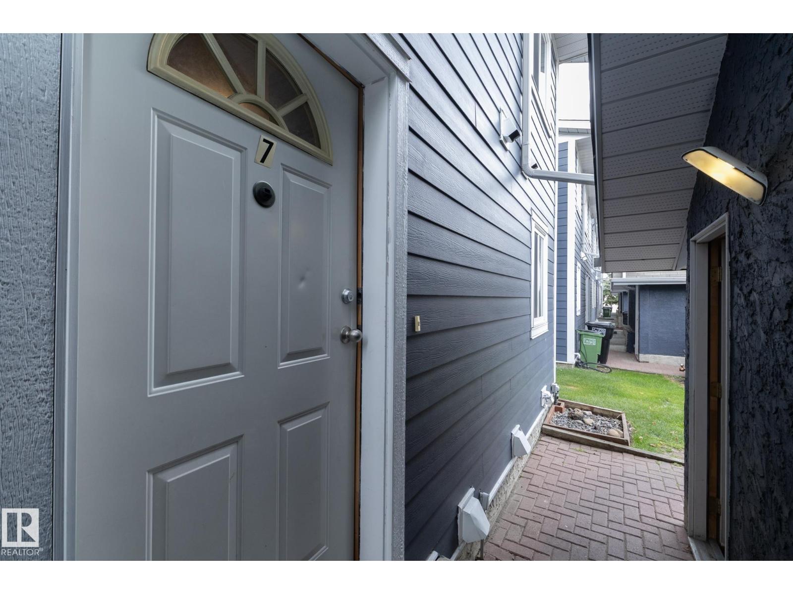 #7 14803 34 St Nw Property Photo 43