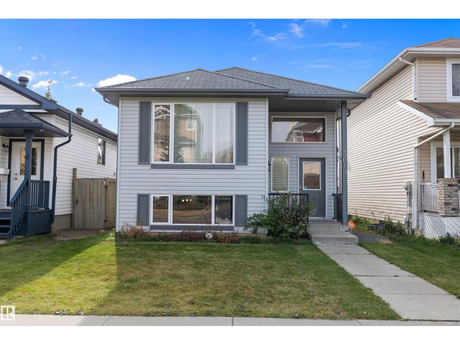 3019 33 AV NW Property Photo 1