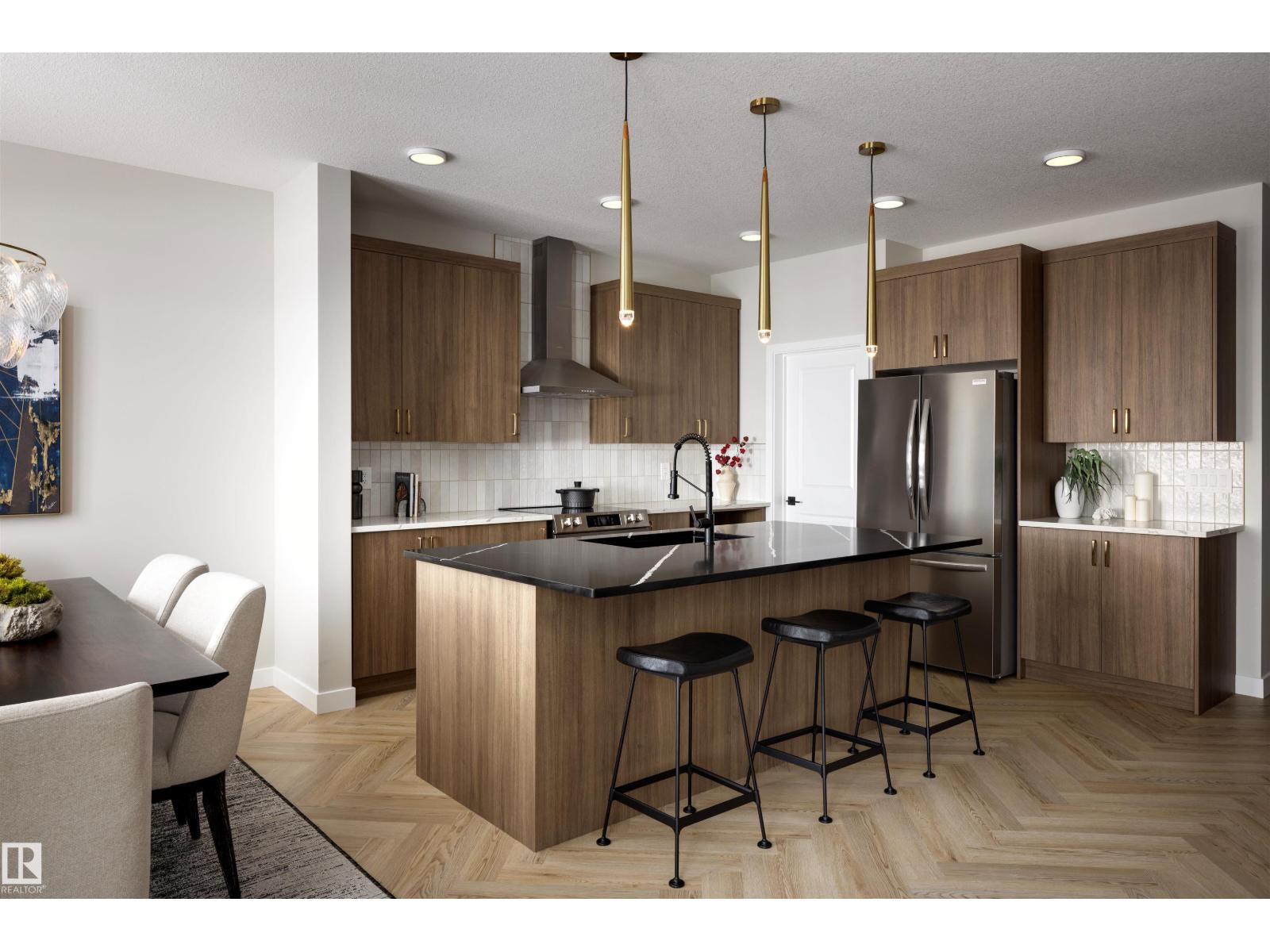 16 Clichy Cl Property Photo 3