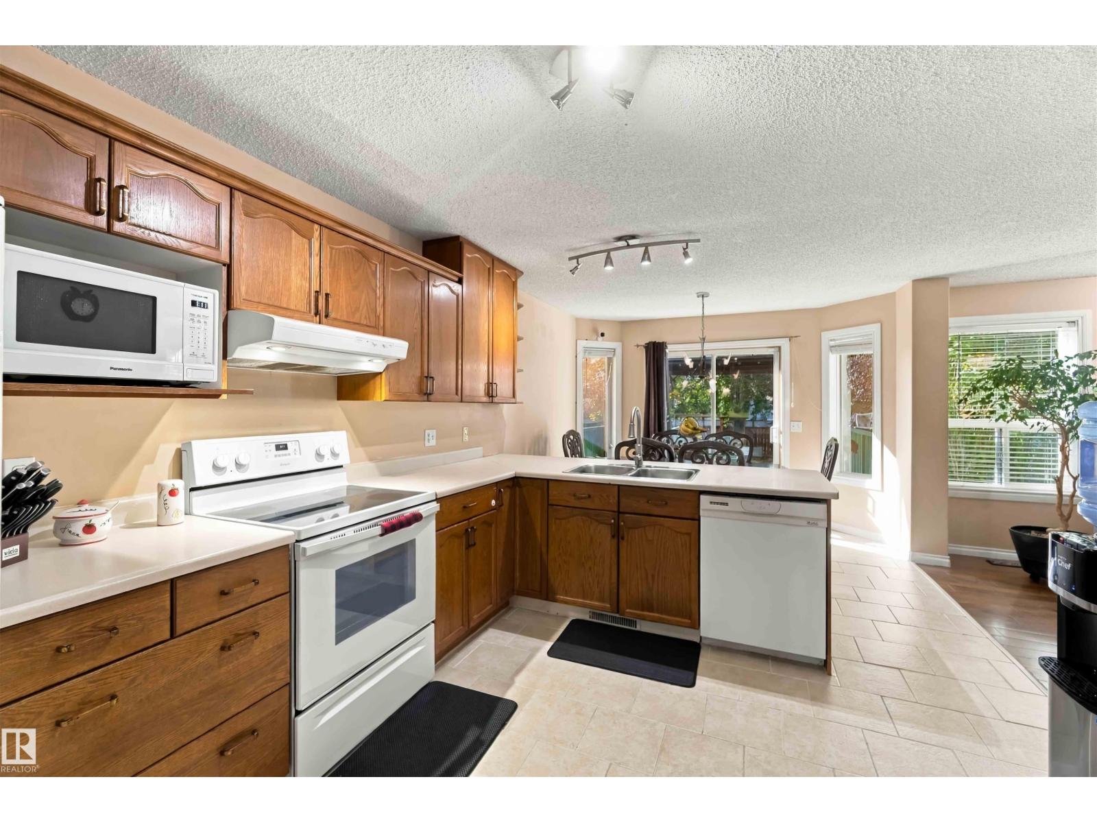 50 Westwood Wy Property Photo 27