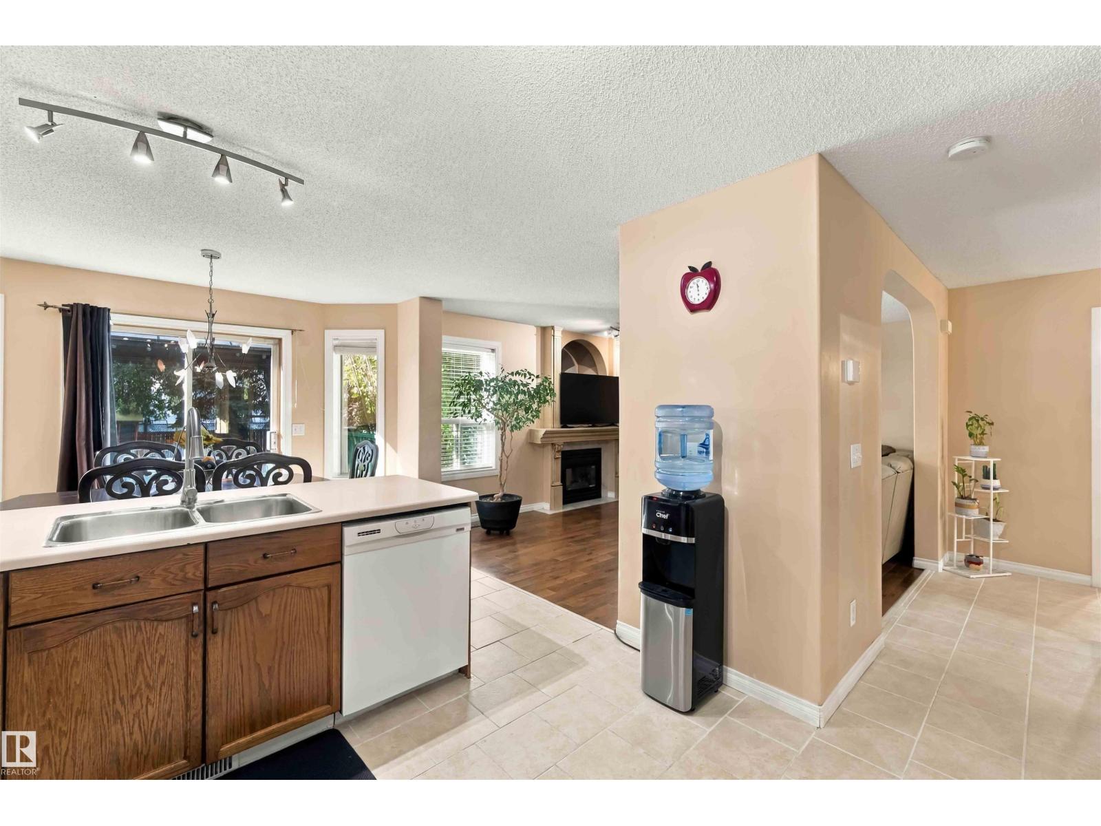 50 Westwood Wy Property Photo 28