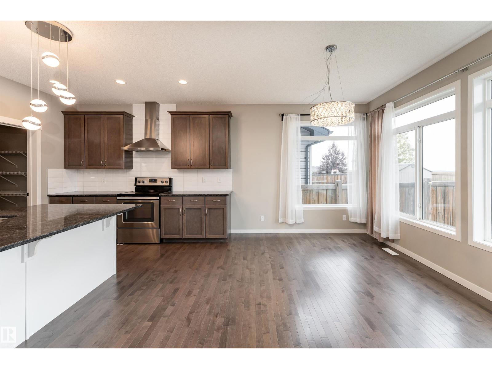 17523 56 St Nw Property Photo 11