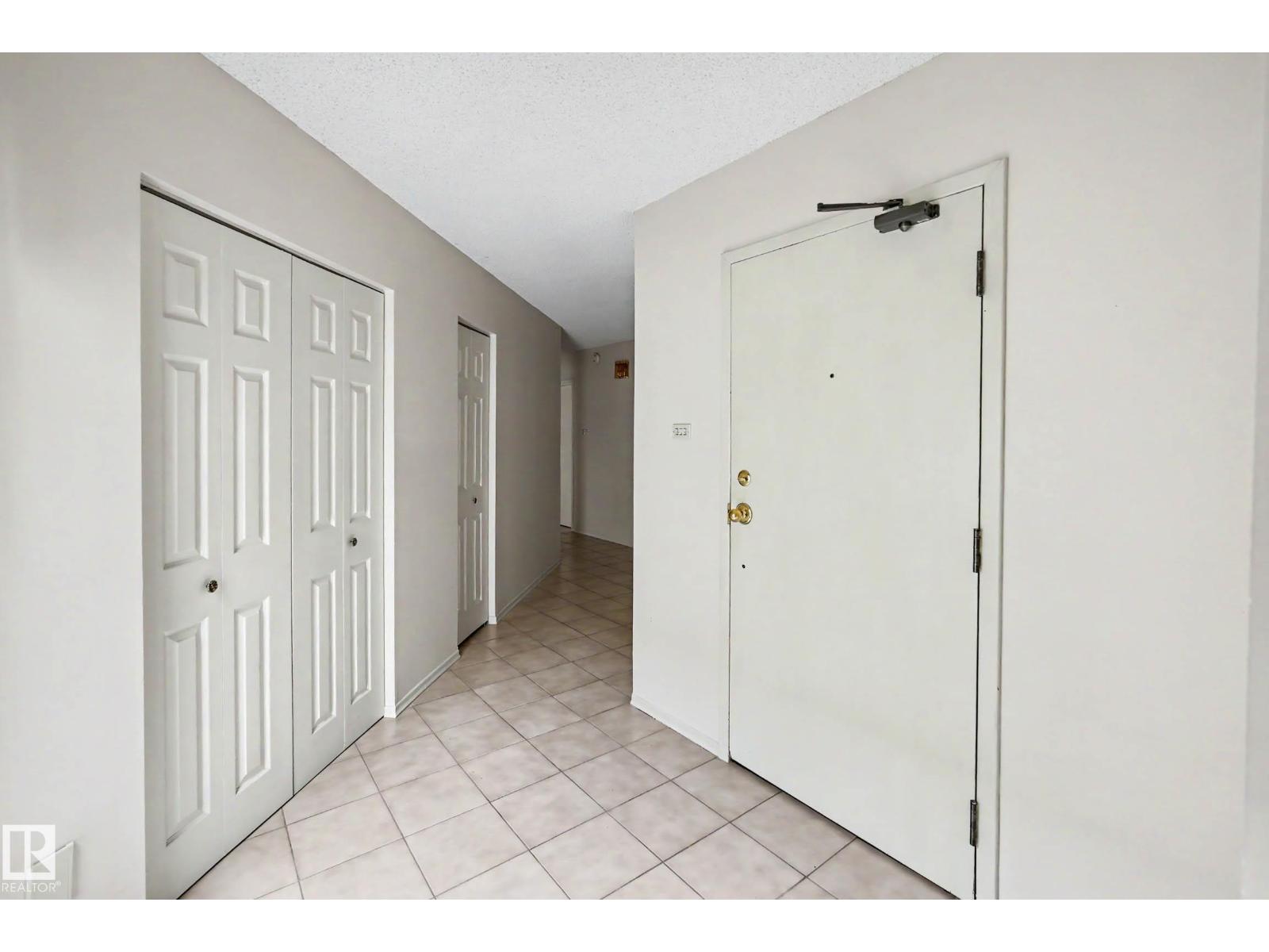 #3 9734 111 St Nw Property Photo 6