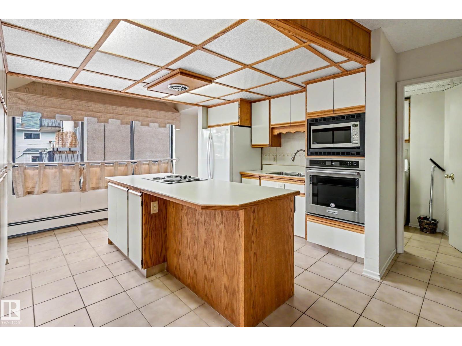 #3 9734 111 St Nw Property Photo 10