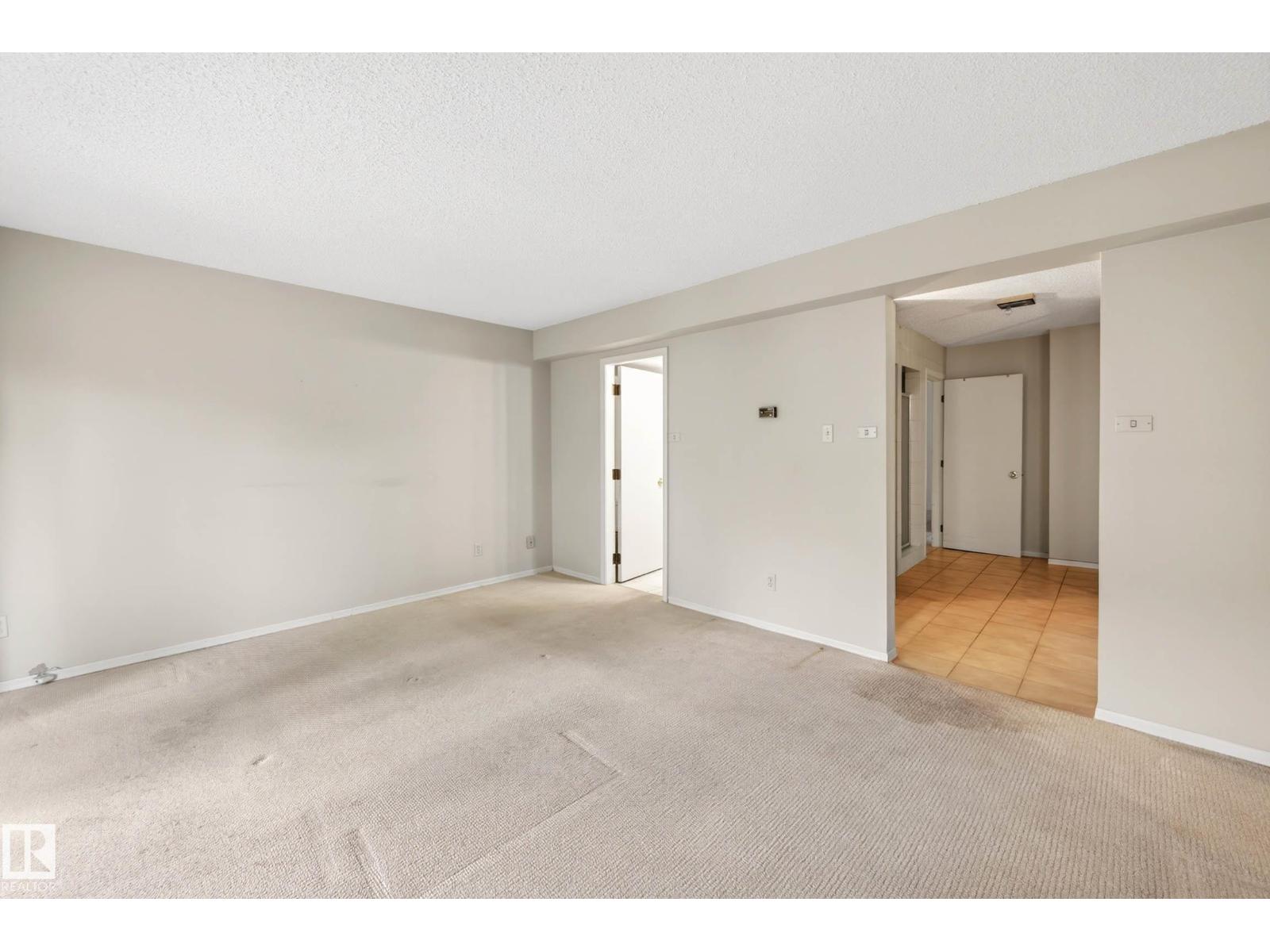 #3 9734 111 St Nw Property Photo 28