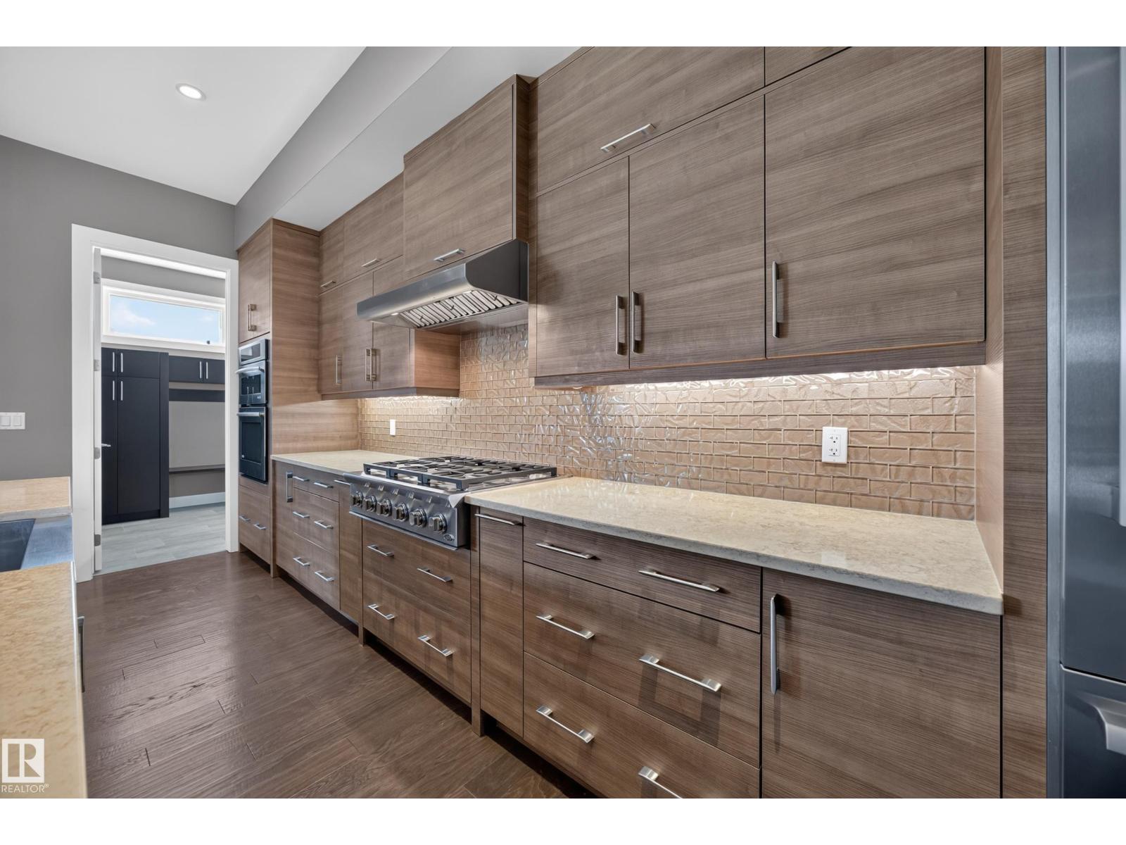 14606 95 Av Nw Property Photo 17