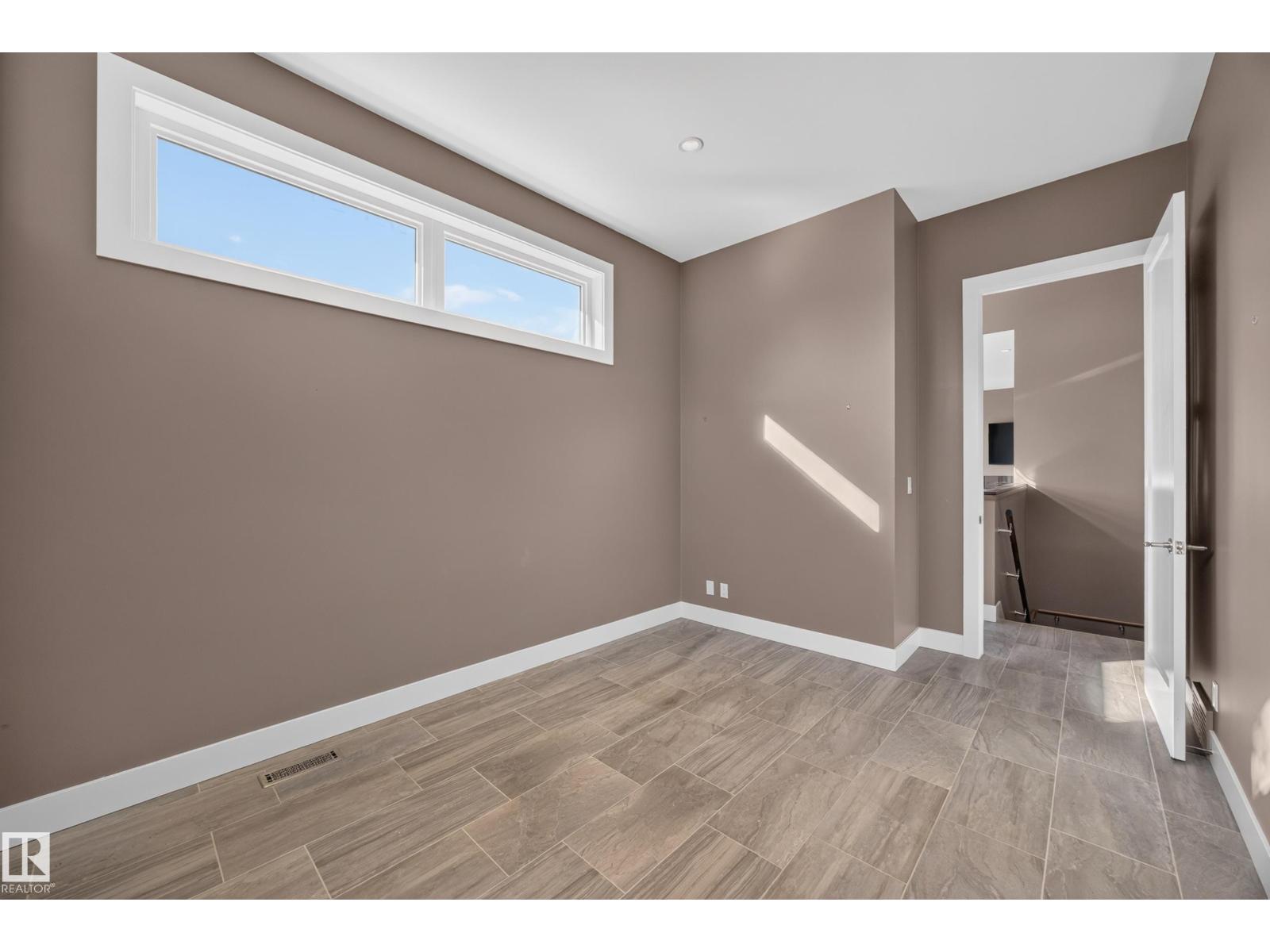 14606 95 Av Nw Property Photo 27