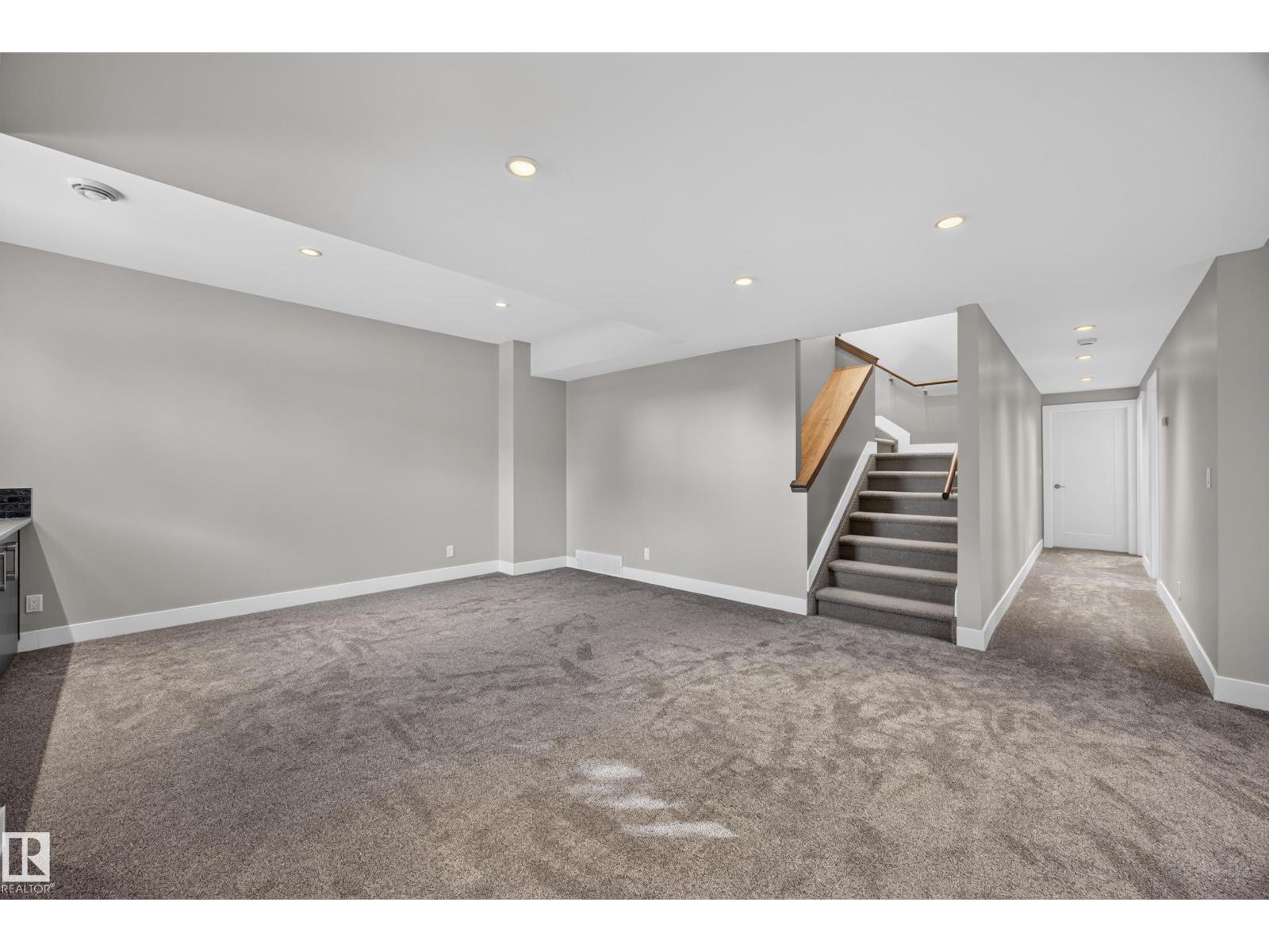 14606 95 Av Nw Property Photo 43