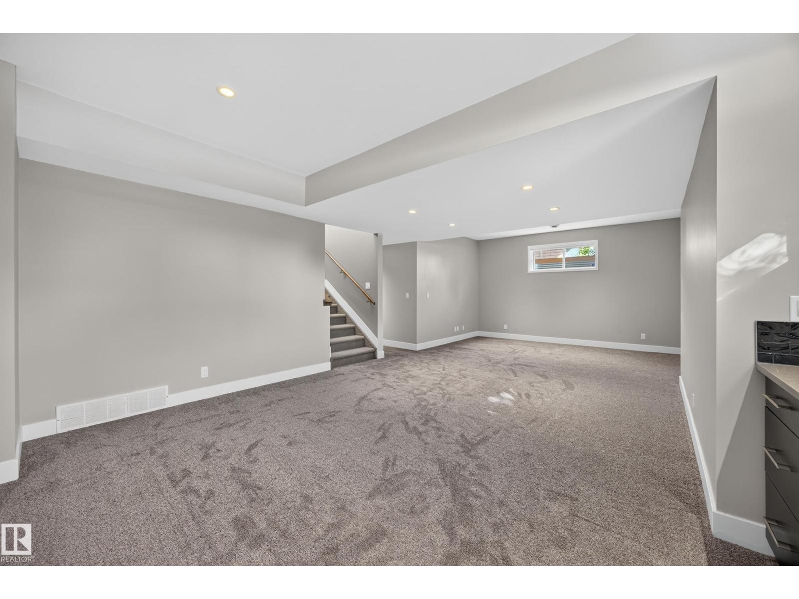 14606 95 Av Nw Property Photo 44