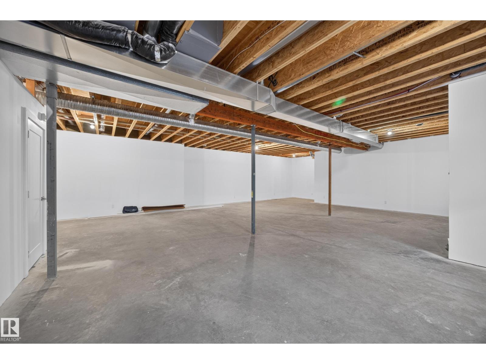 14606 95 Av Nw Property Photo 53