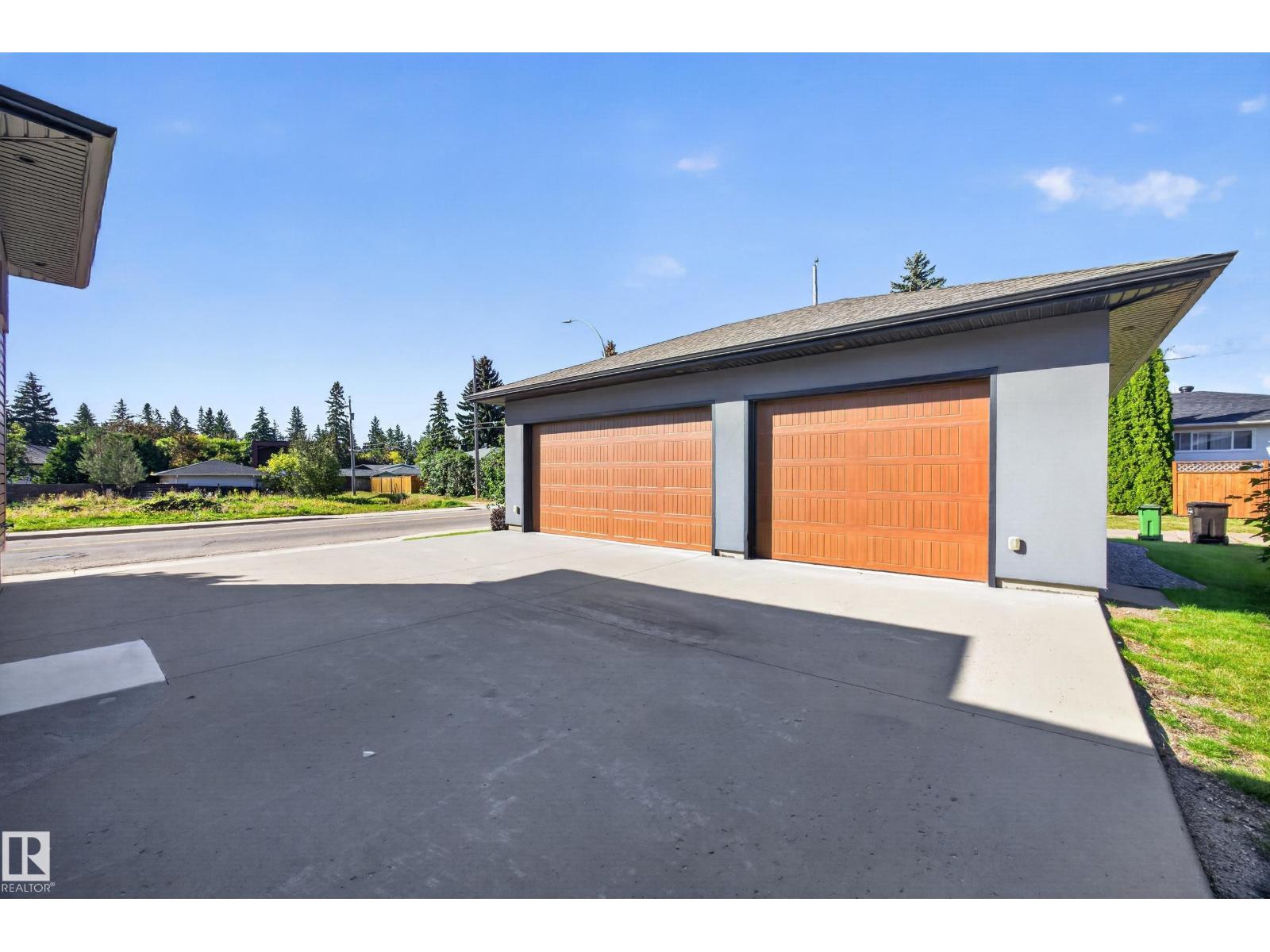 14606 95 Av Nw Property Photo 57