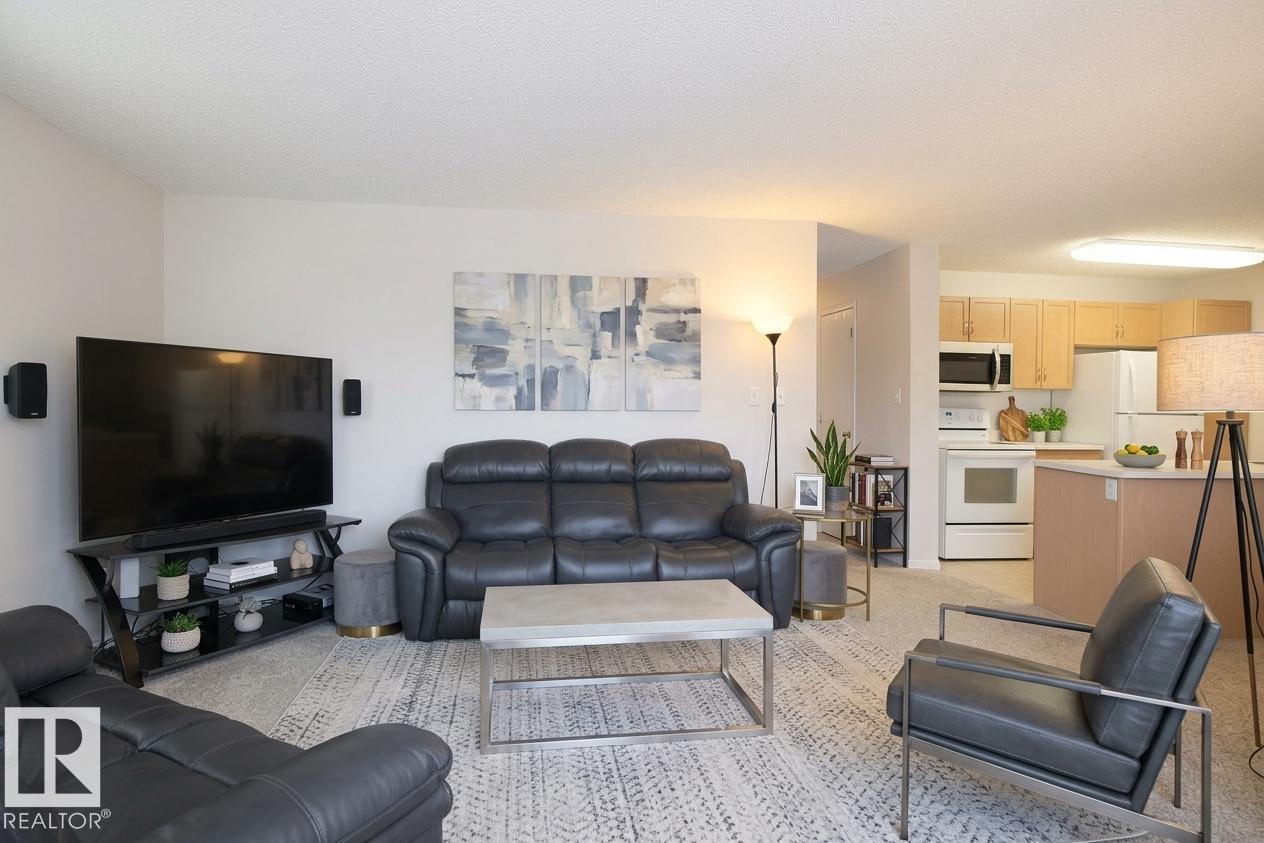 #226 10511 42 Av Nw Property Photo 10