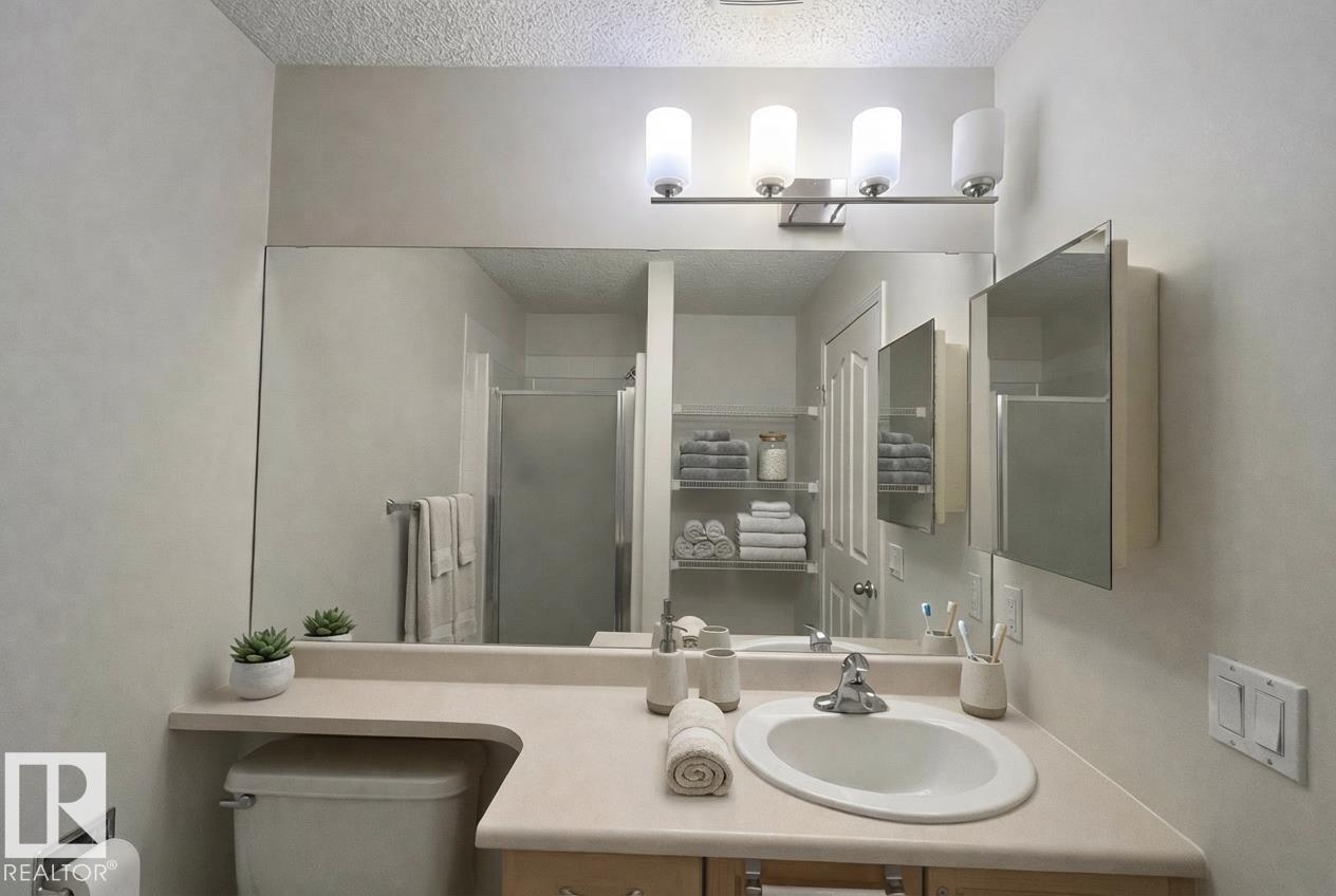 #226 10511 42 Av Nw Property Photo 16