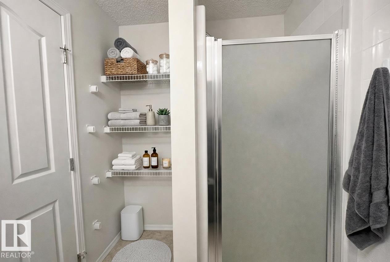 #226 10511 42 Av Nw Property Photo 17