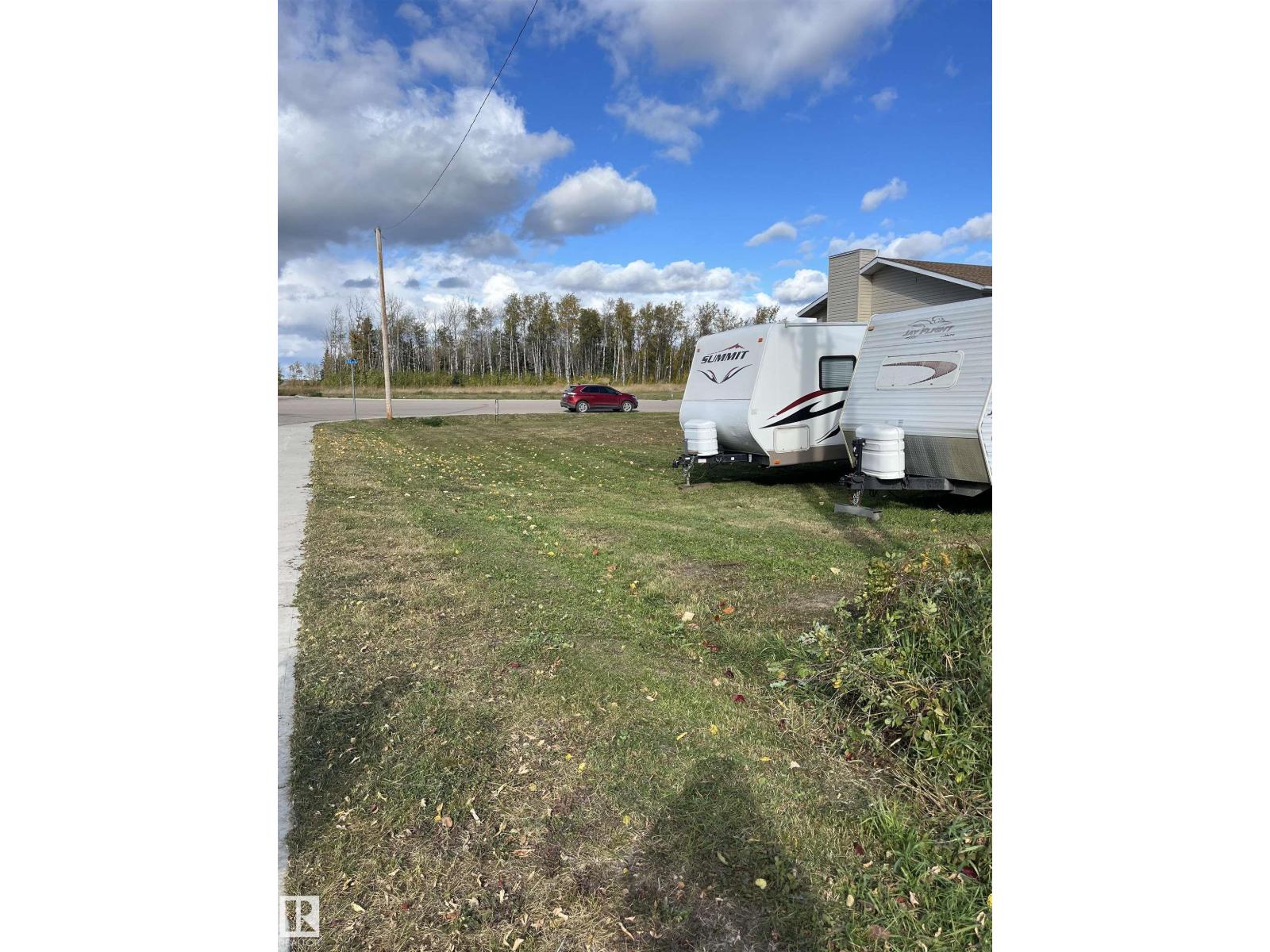 5114 51 Av Property Photo 1