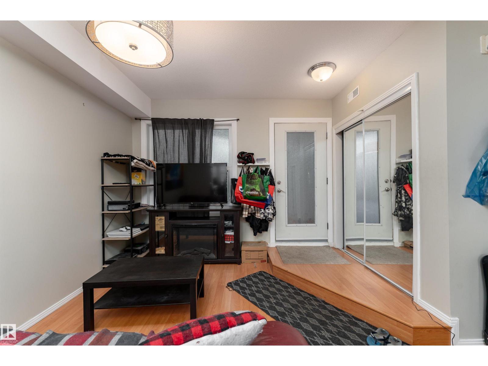 #104 11933 106 Av Nw Property Photo 2