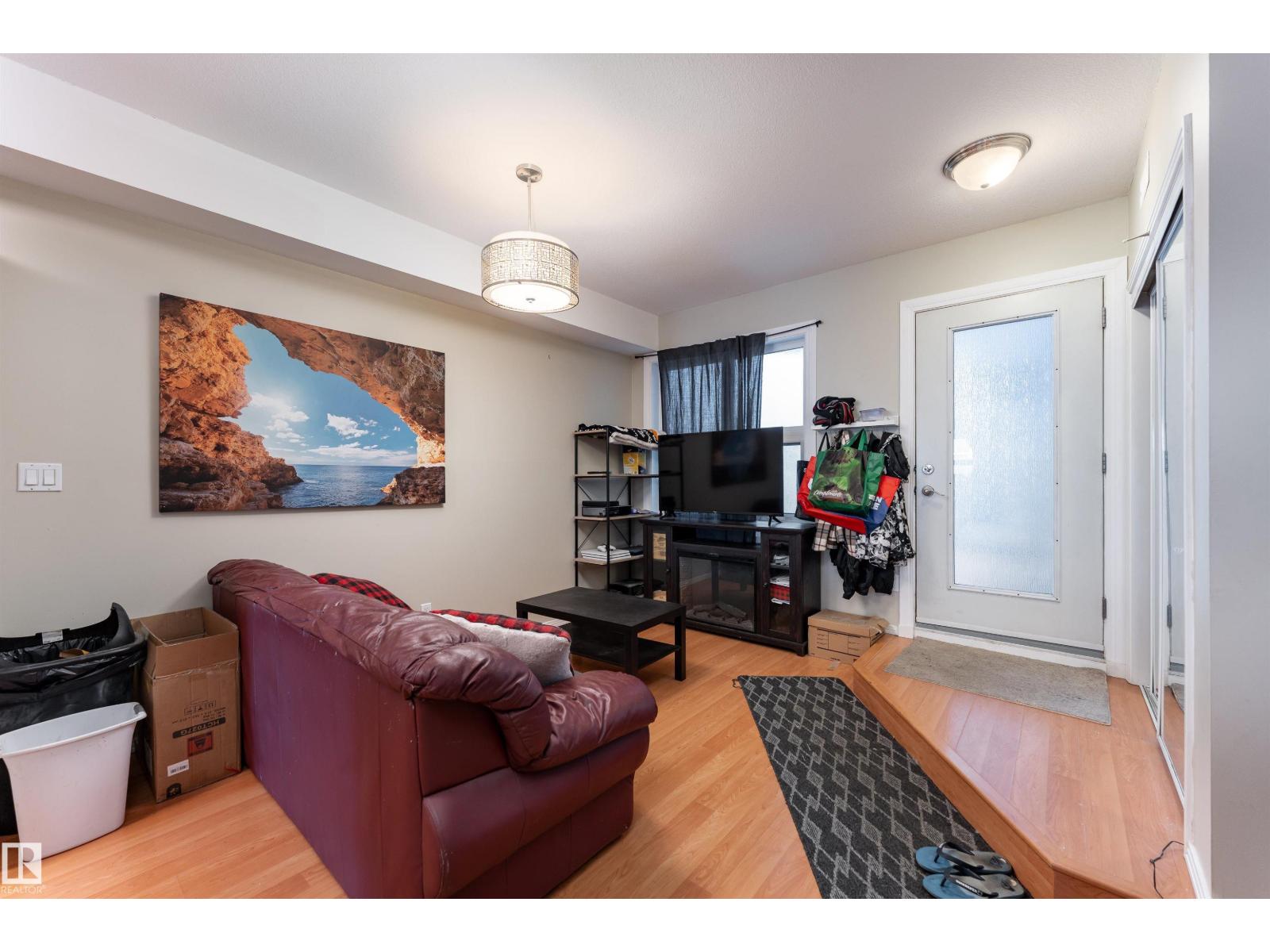 #104 11933 106 Av Nw Property Photo 3