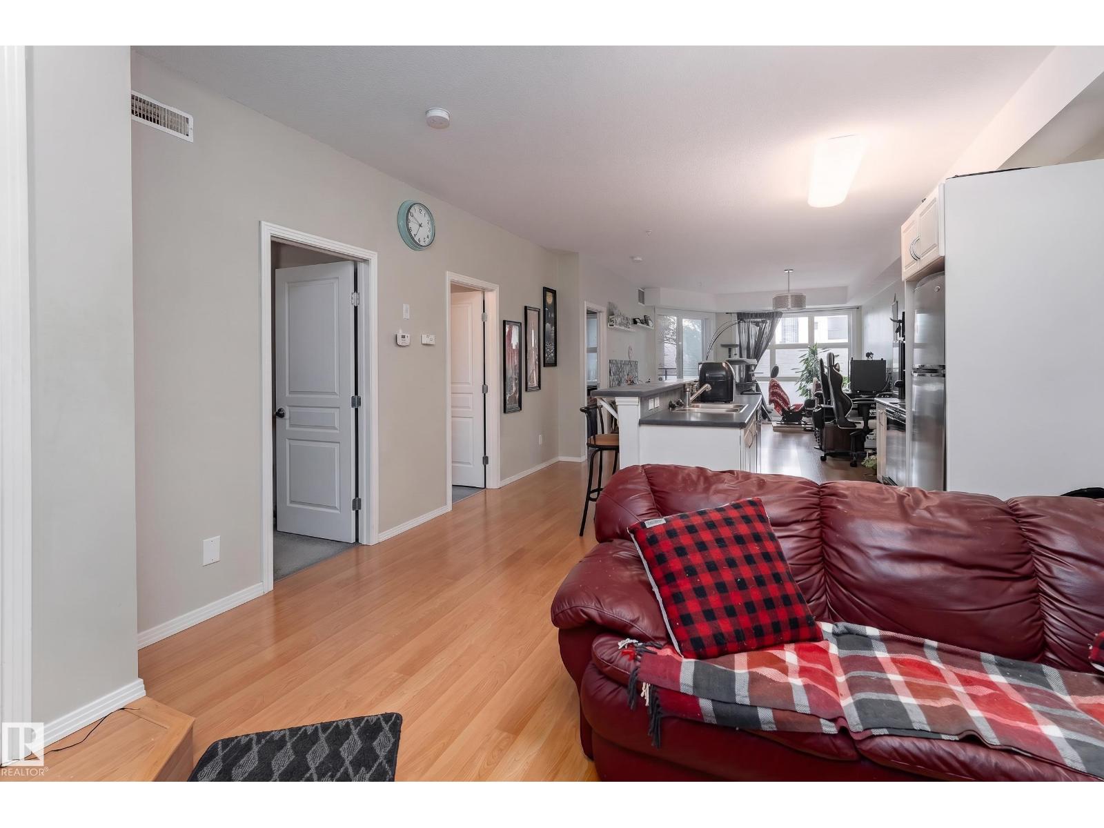 #104 11933 106 Av Nw Property Photo 5