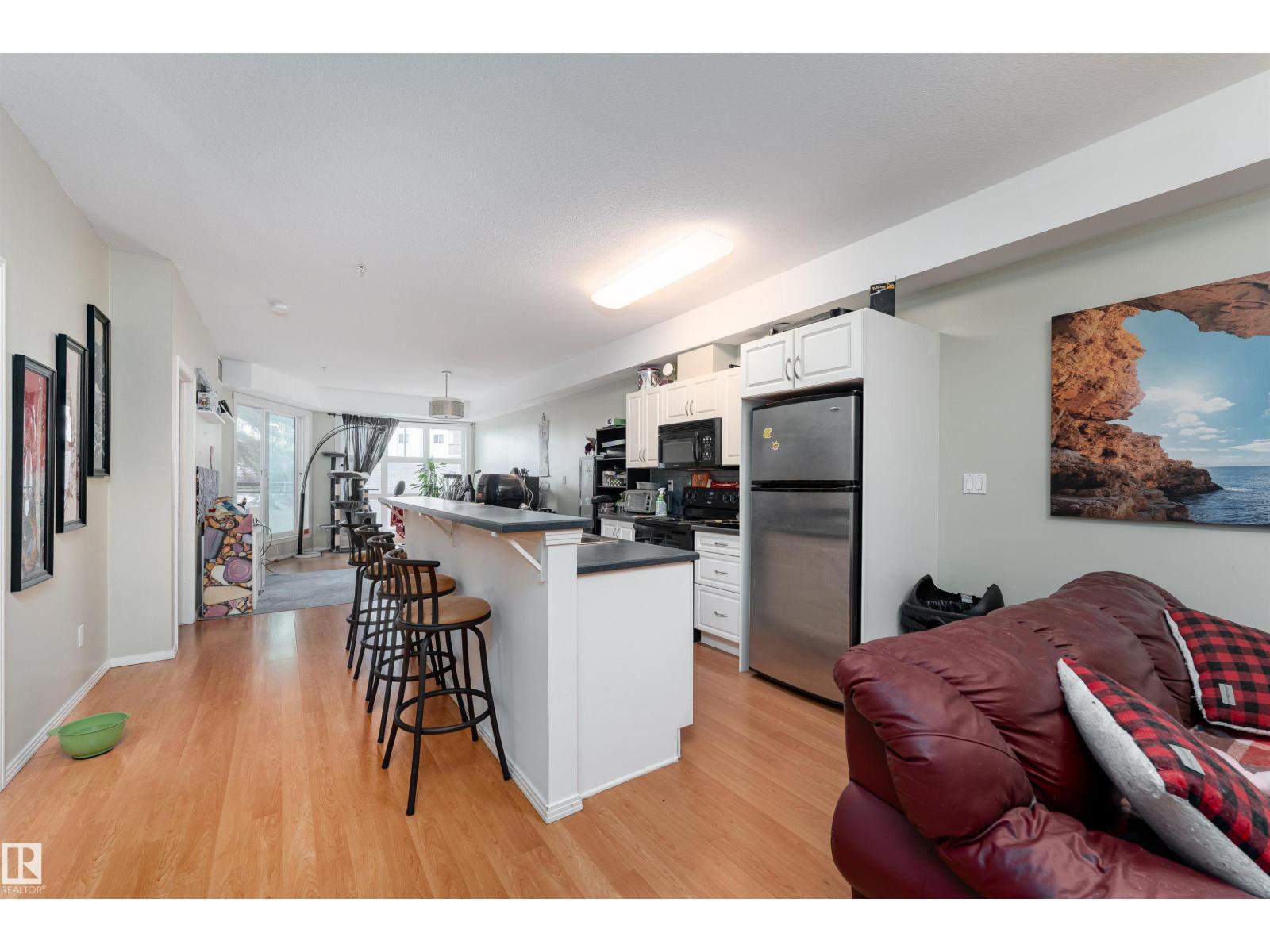 #104 11933 106 Av Nw Property Photo 6
