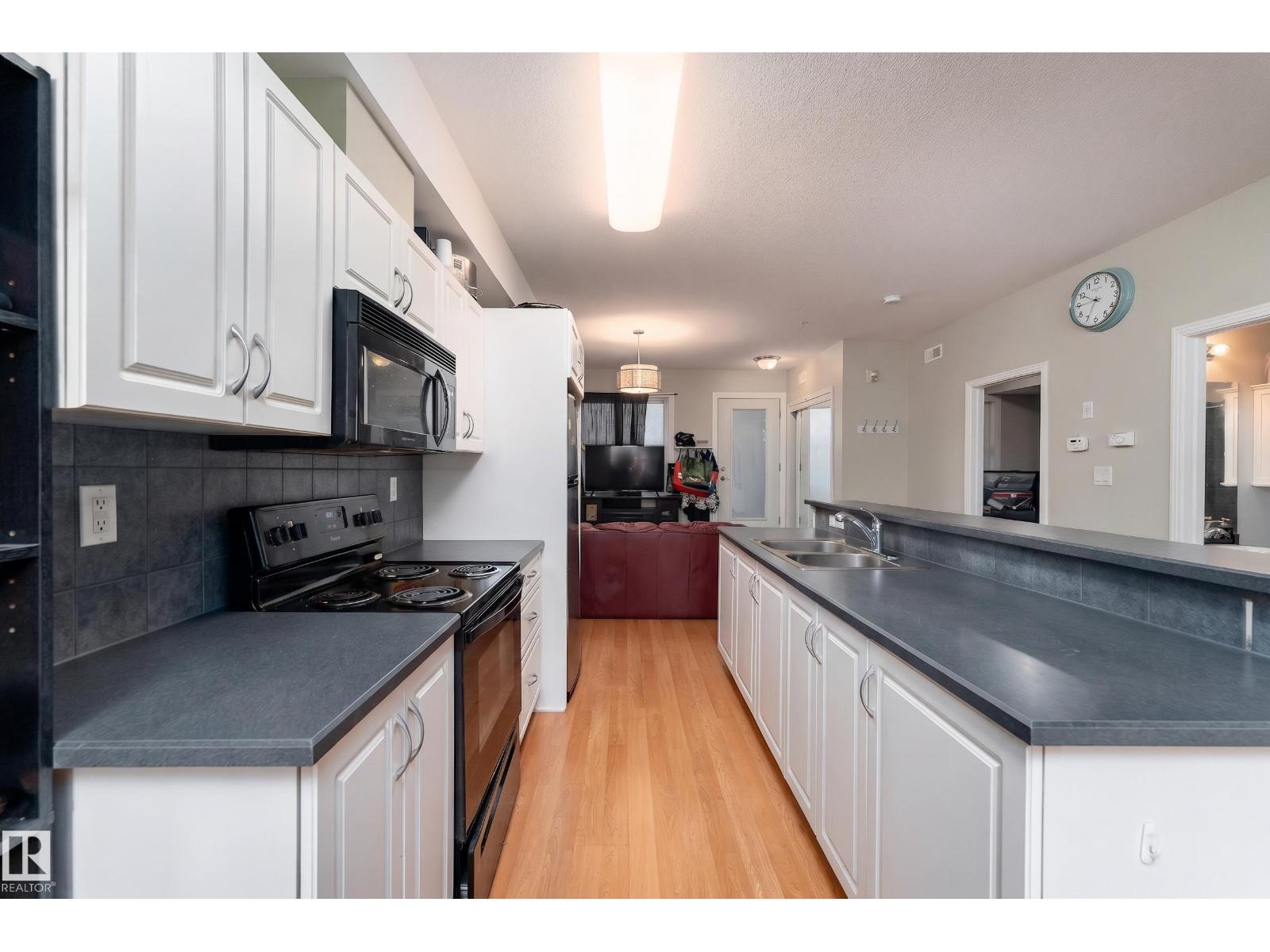#104 11933 106 Av Nw Property Photo 8